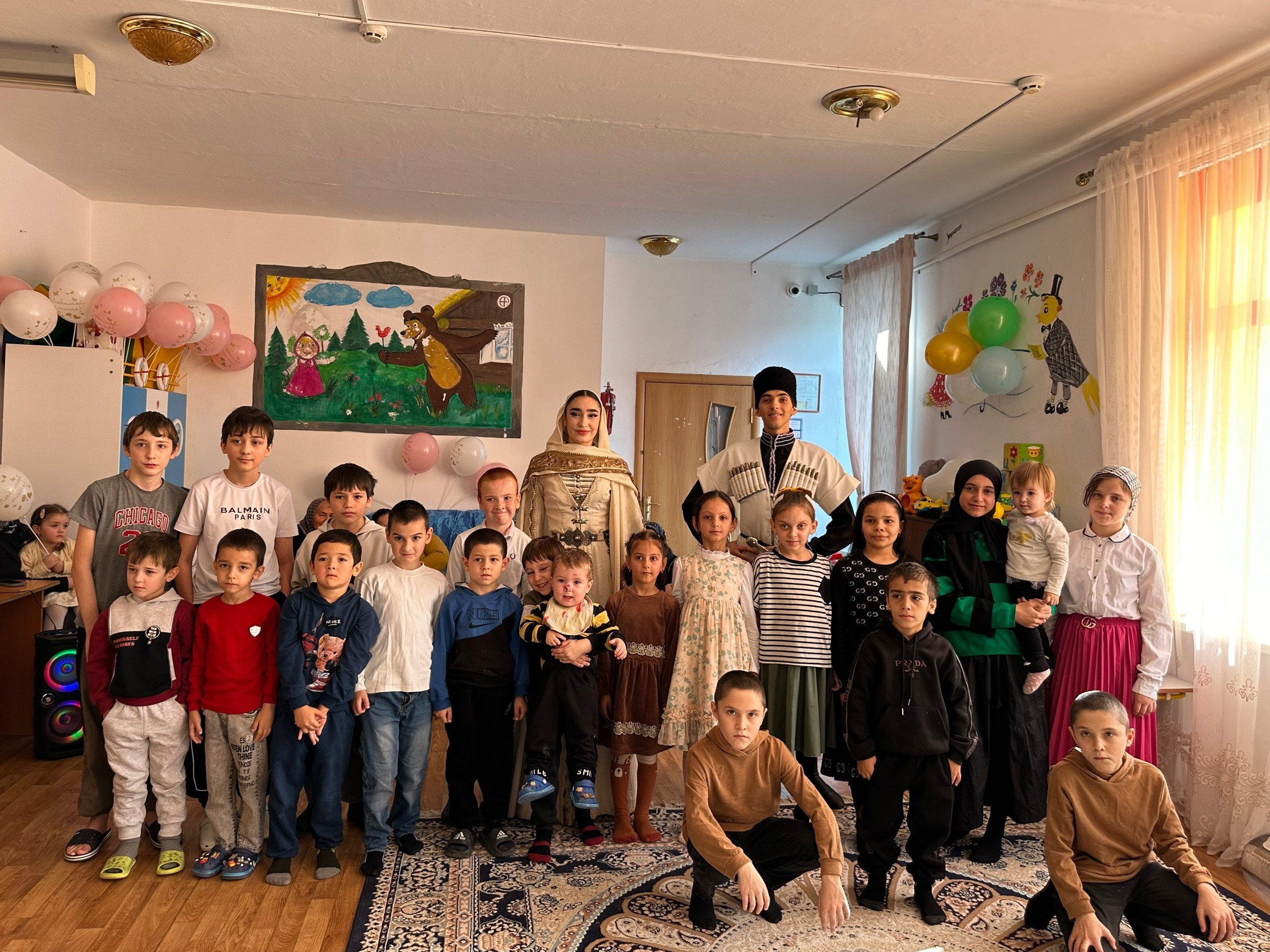 С Днем матери спешим поздравить всех, кого зовут прекрасным словом "Мама".