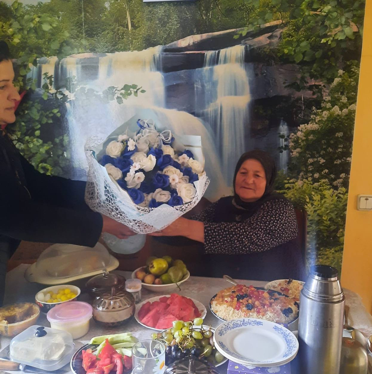 В КЦСОН Агульского района стало доброй традицией поздравлять с праздниками, юбилеями и днями рождениями получателей социальных услуг Центра.