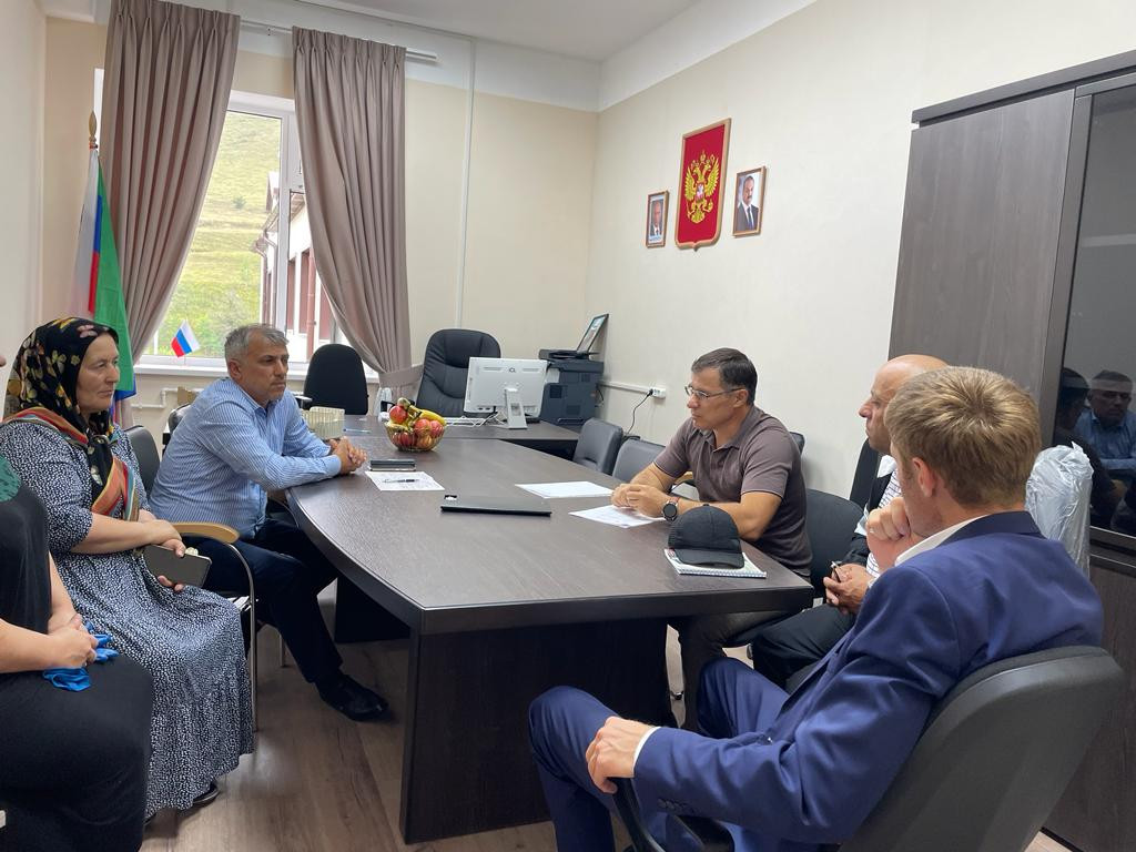 Пять семей участников СВО из Сергокалинского района будут обеспечены печным топливом к началу отопительного сезона