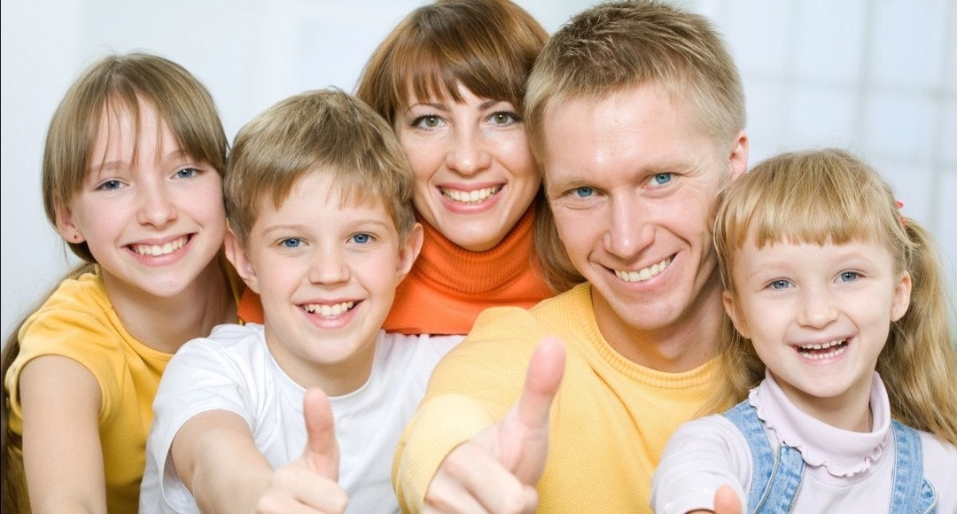 Минтруд РД напоминает многодетным семьям о компенсации части расходов на образование детей по программам на платной основе