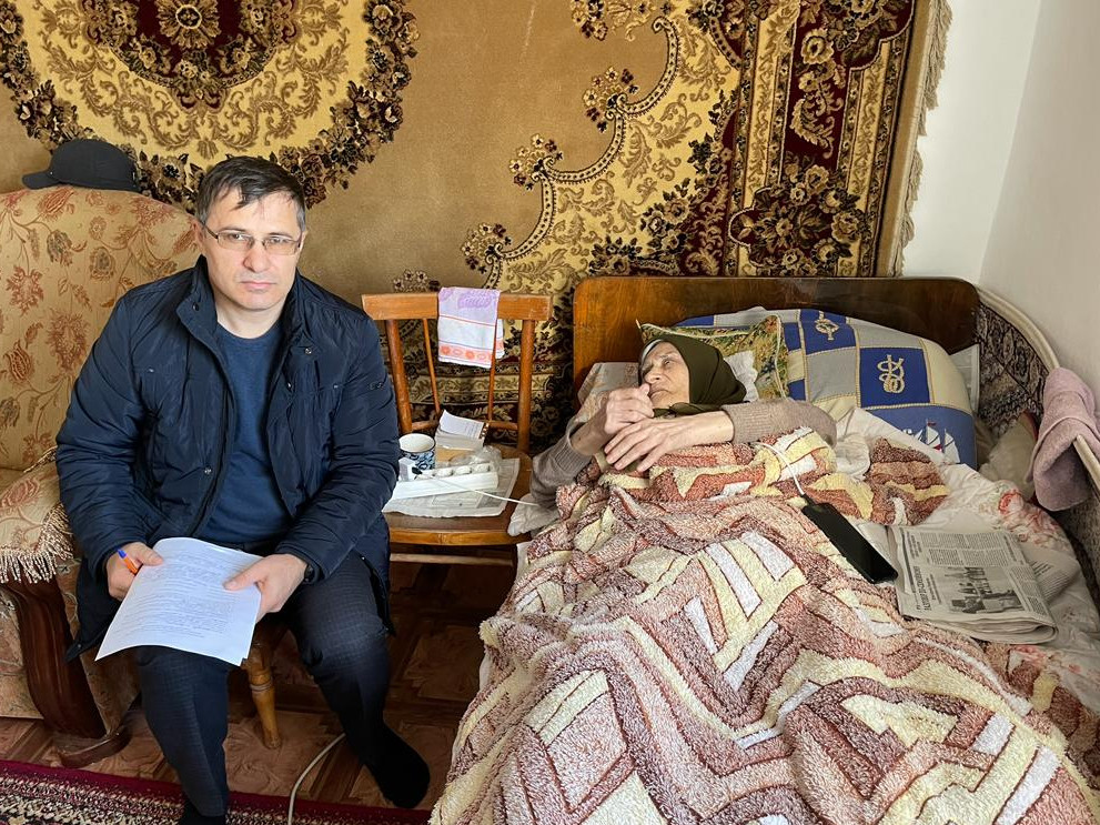 Мобильная бригада комплексного центра социального обслуживания Сергокалинского района посетила Магомедову Зубалжат С., инвалида 1 группы