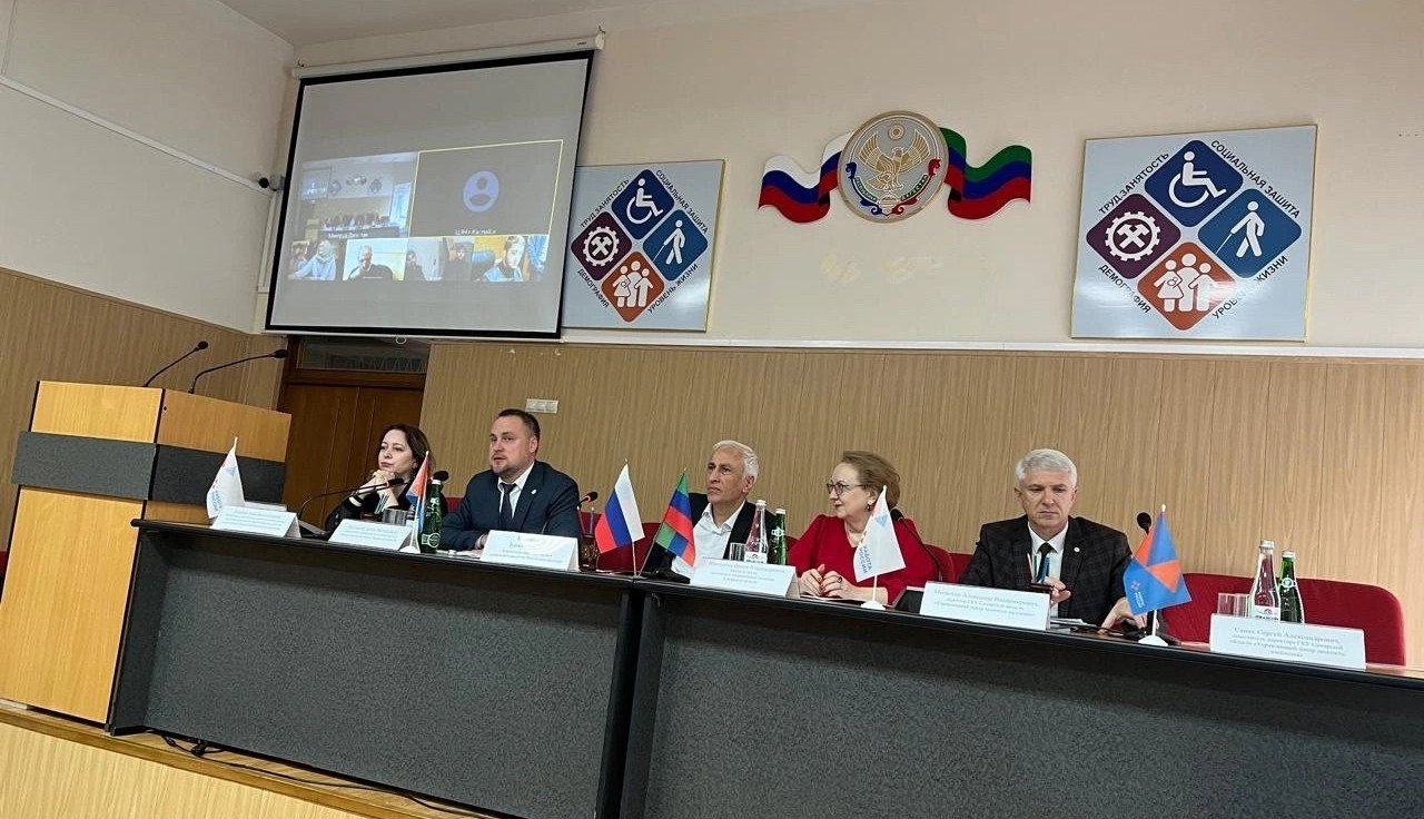 В Министерстве труда и социального развития Республики Дагестан состоялась встреча с коллегами из Самарской области