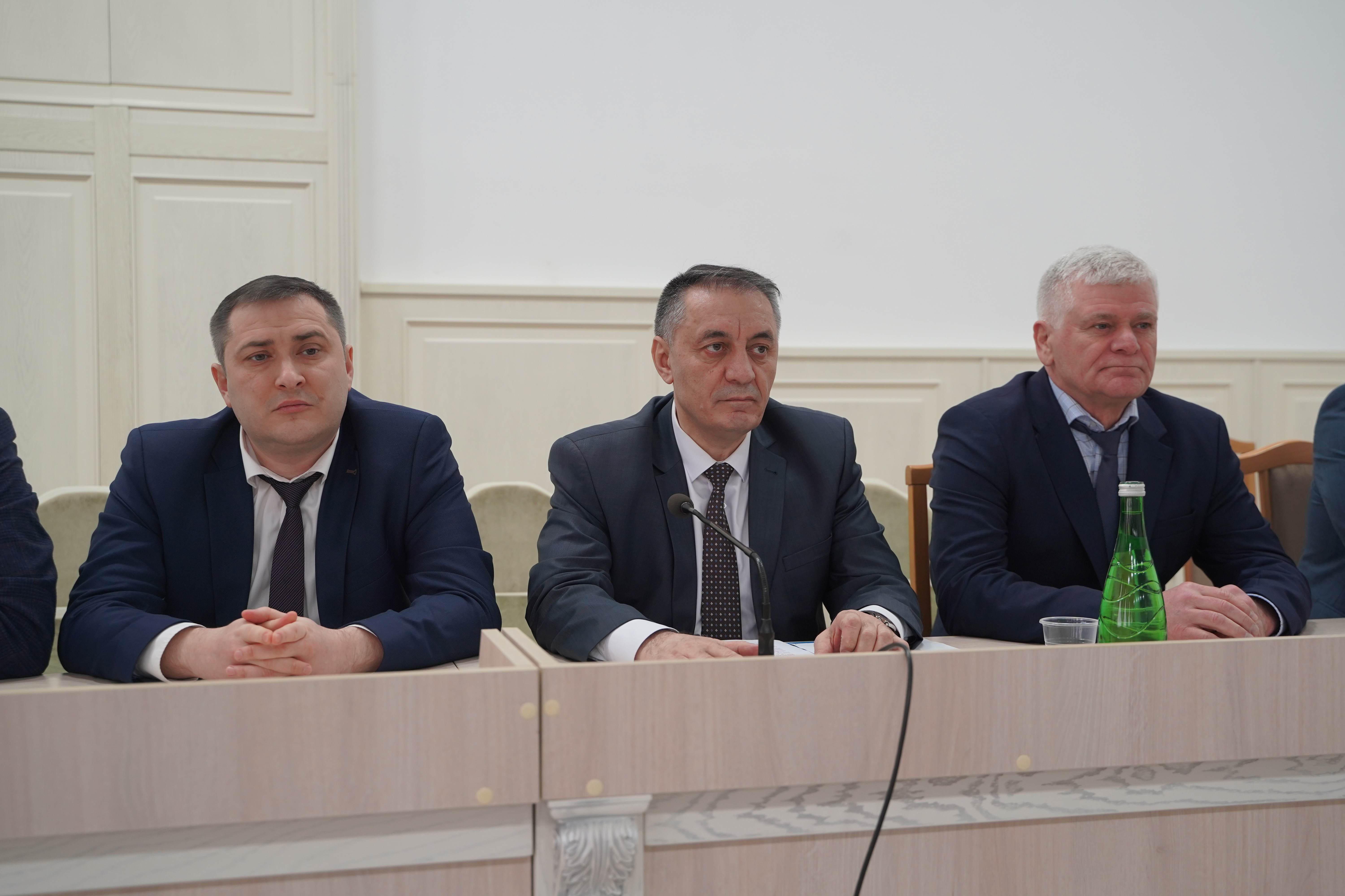 Абдурахман Махмудов провел совещание по вопросам организации выборов Президента в Кизилюрте