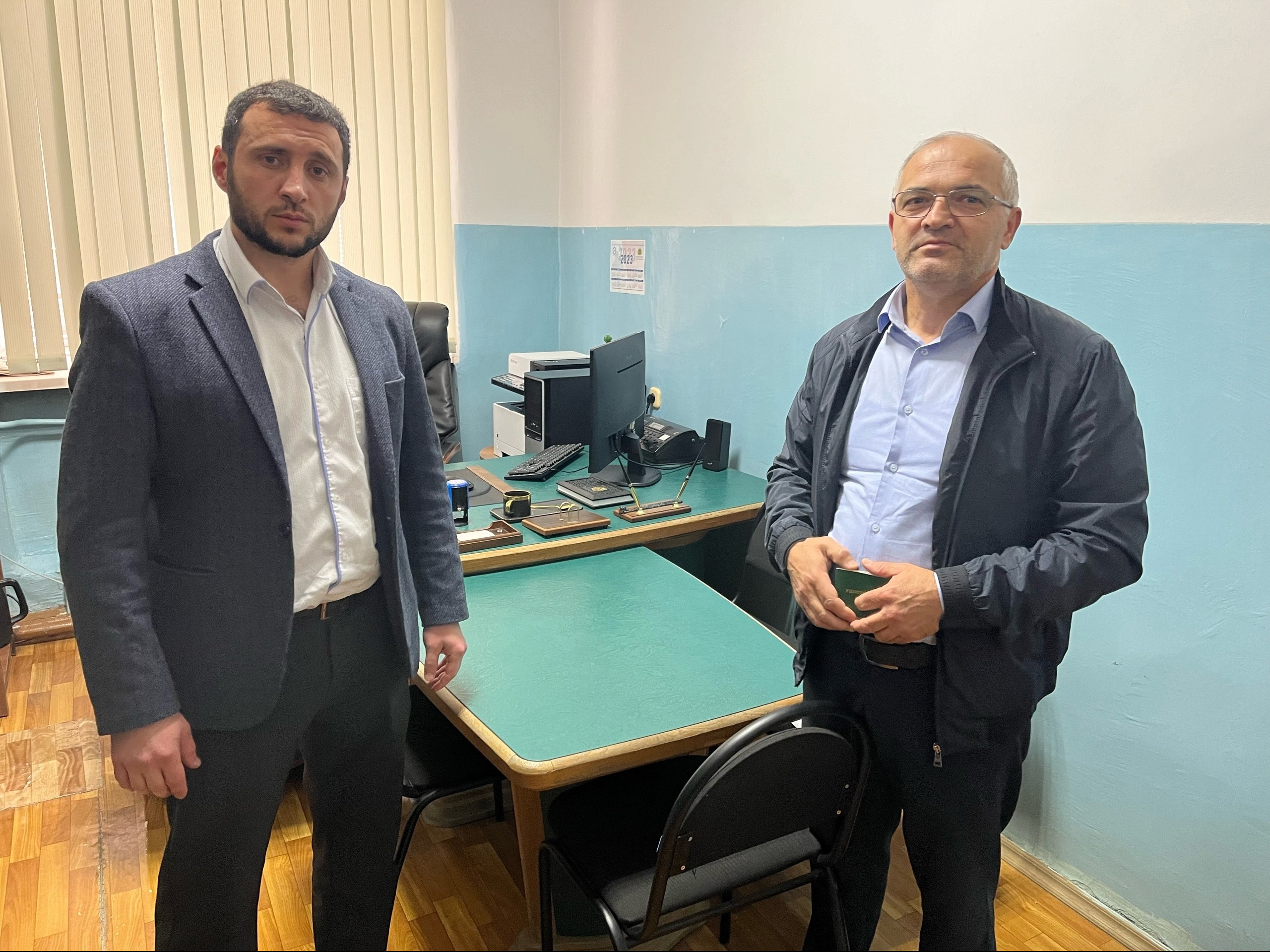 В УСЗН Акушинского района состоялось торжественное вручение удостоверения "Ветеран труда" Гасанову Гусену М.