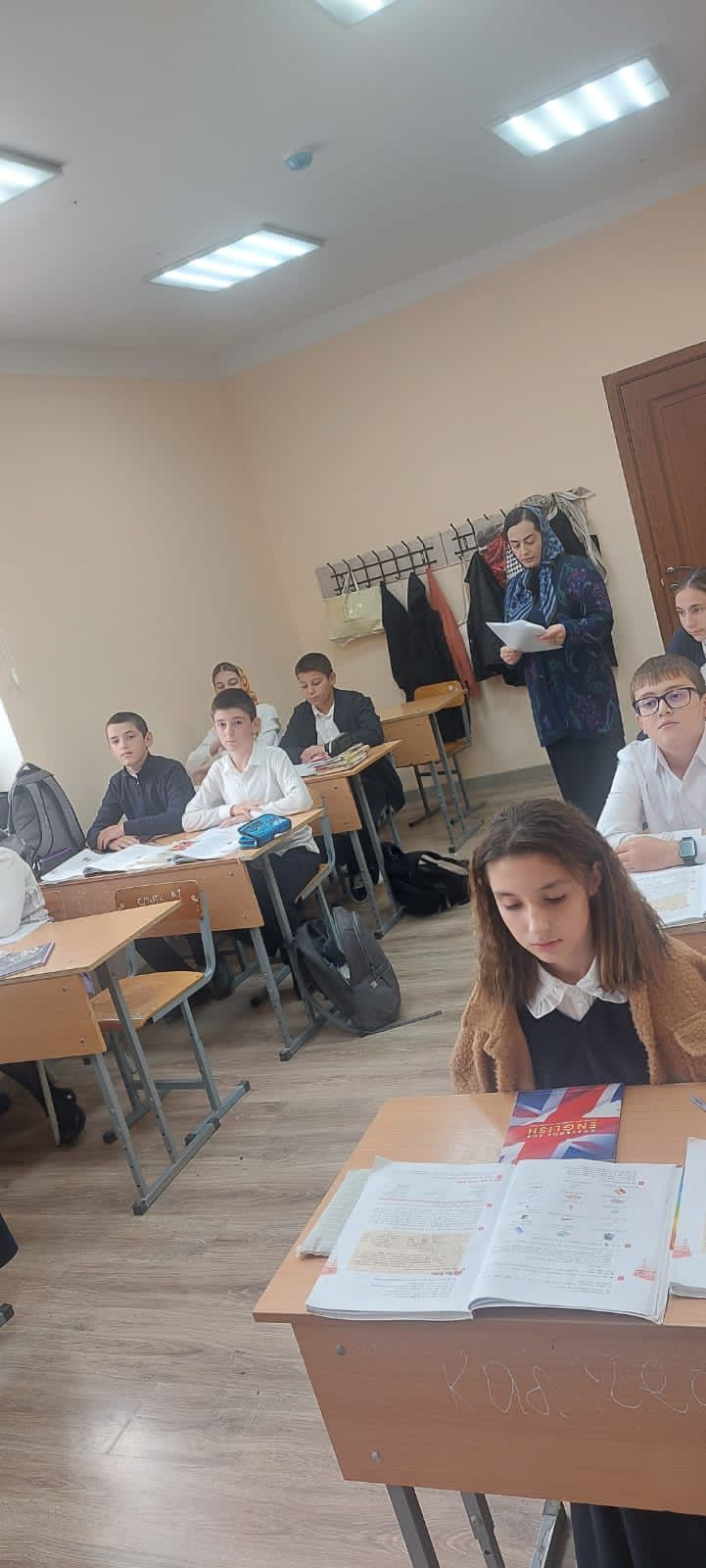 ?Специалист по соц.работе центра социального обслуживания населения Абдурашидова Зайнаб провела лекцию в школе №2 среди учащихся 7-х классов на тему: «Экстремизм и его проявления»