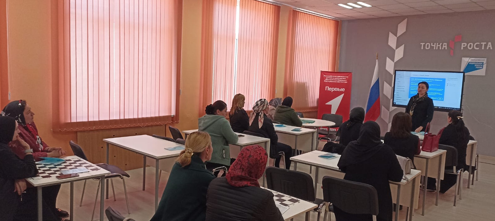 В рамках Всероссийского дня правовой помощи детям, специалистами отделения семьи были проведены правовые консультации