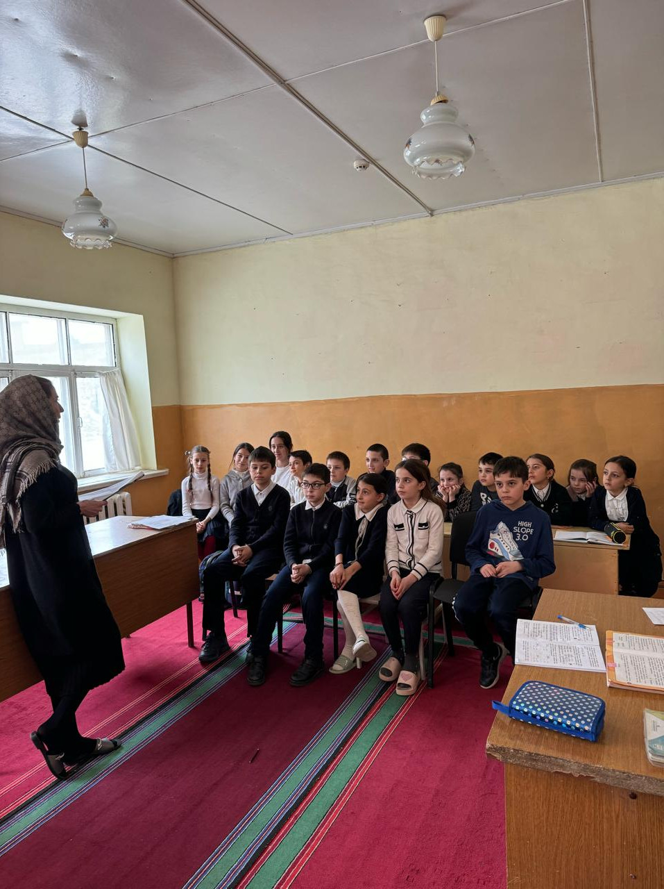 Психолог отделения дневного пребывания Гаджиева Д.М провела беседу на тему:» Профилактика и разрешение конфликтов «.