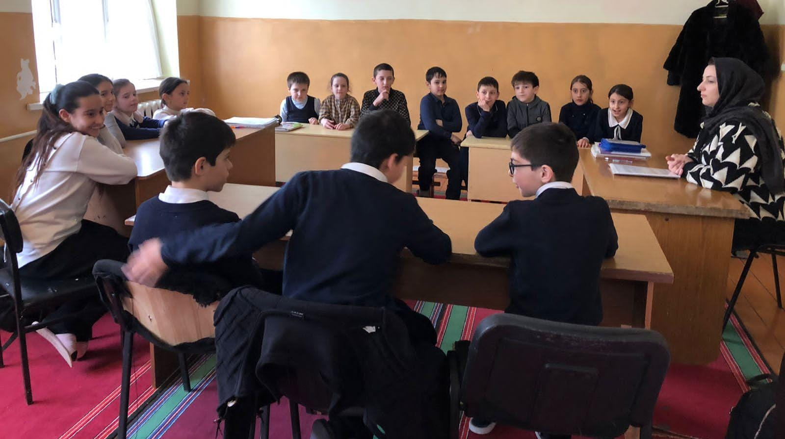 ?Соц. педагог отдела дневного пребывания детей и семей с детьми Магомедова Рукият Магомедовна провела беседу с детьми на тему "Зимние фантазии ".