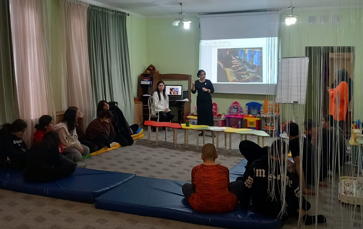 Психолого-педагогический тренинг на тему: «Компьютерная зависимость» прошел в Центре