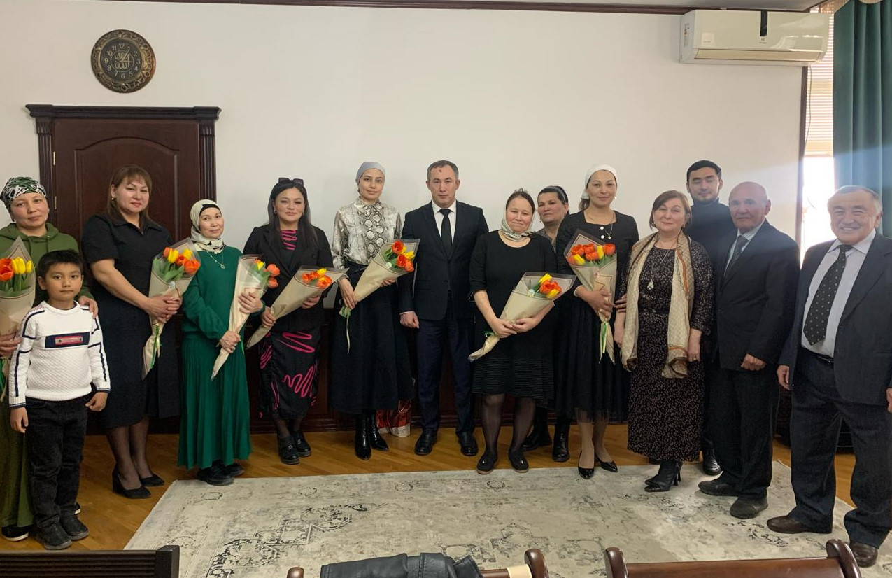 Поздравили матерей, вдов сотрудников, погибших при исполнении служебных обязанностей