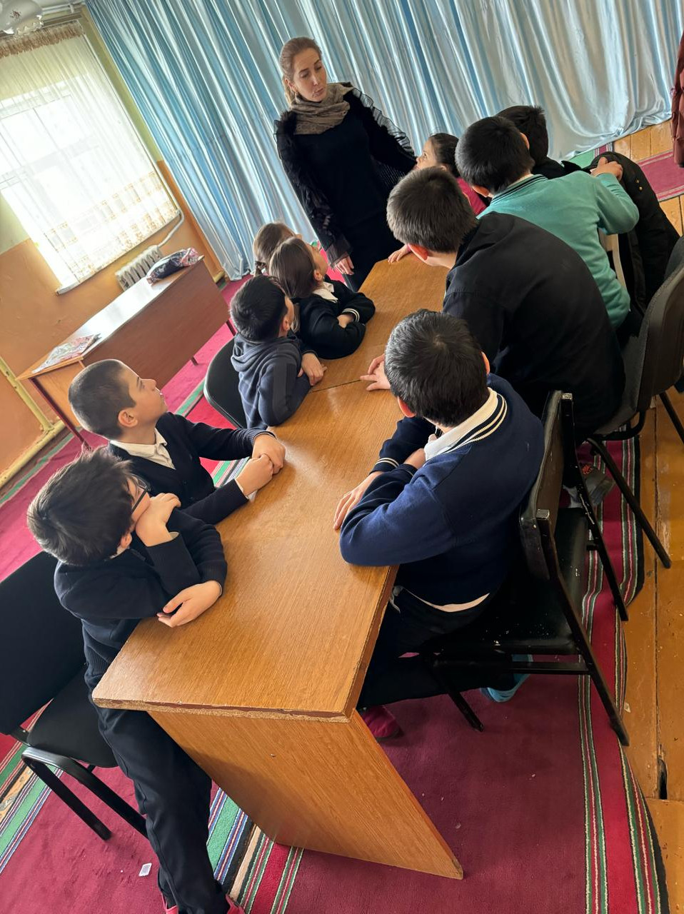 ?Психолог отделения дневного пребывания детей и семей с детьми Гаджиева Д.М провела беседу на тему:» Правила толерантного поведения .» ?Цель: формирование толерантного отношения к  окружающему миру, уважительное отношение и понимание к людям.