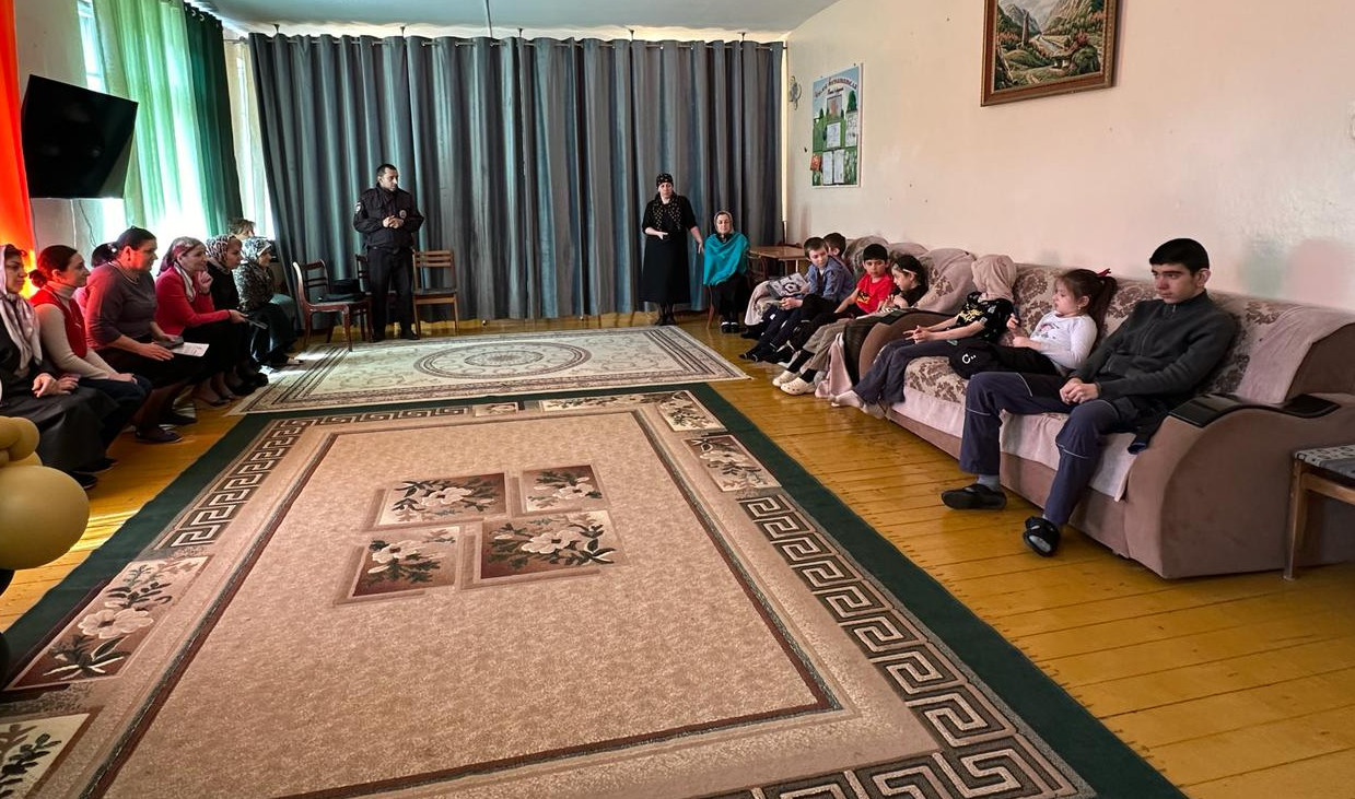 Открытое занятие, посвященное теме "Угрозы вовлечения несовершеннолетних через социальные сети в противоправную деятельность"