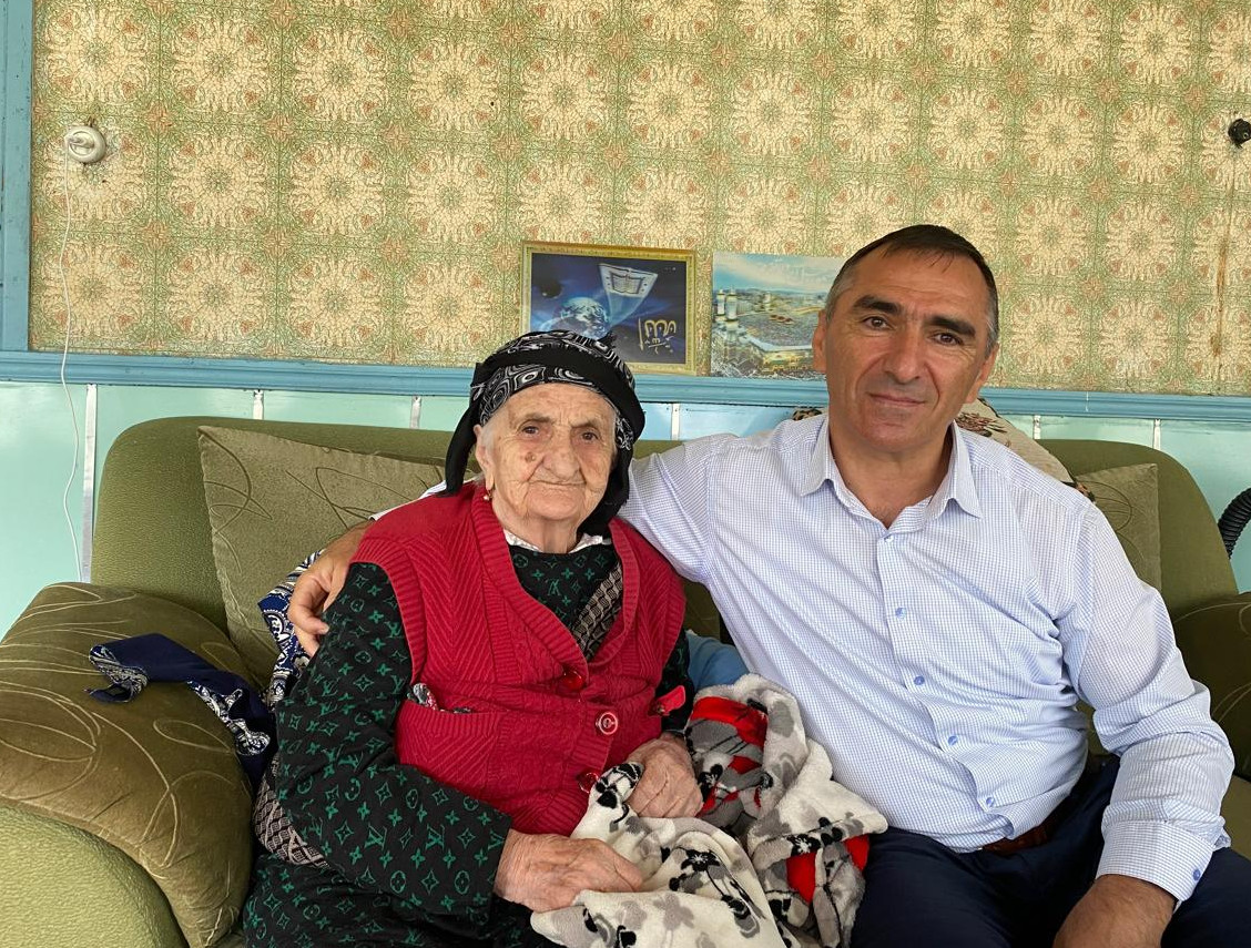 Есть женщины в горных селеньях!