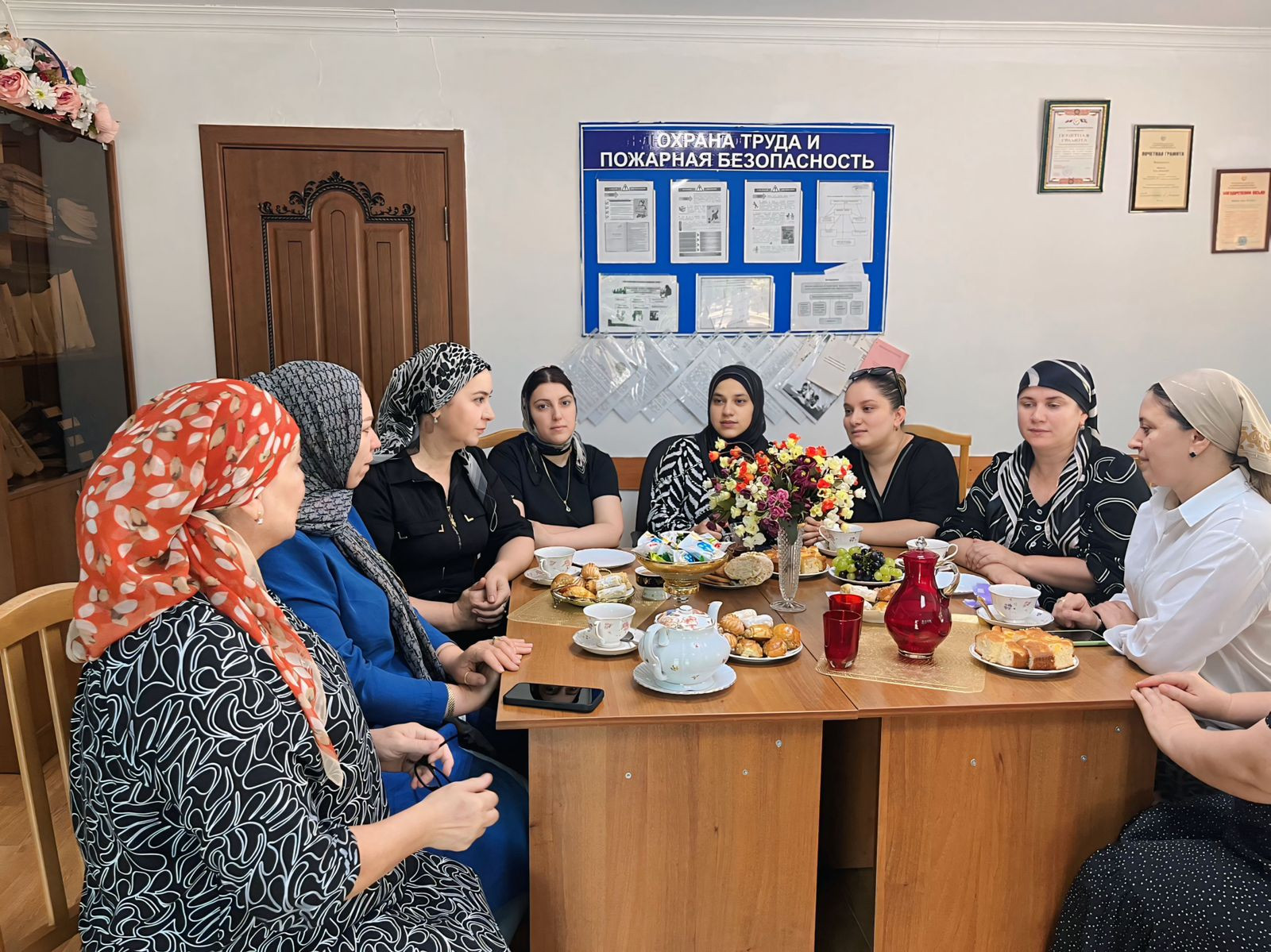 В Карабудахкентском центре социального обслуживания населения Минтруда Дагестана прошел круглый стол с участием членов семей участников специальной военной операции приуроченный к Году семьи