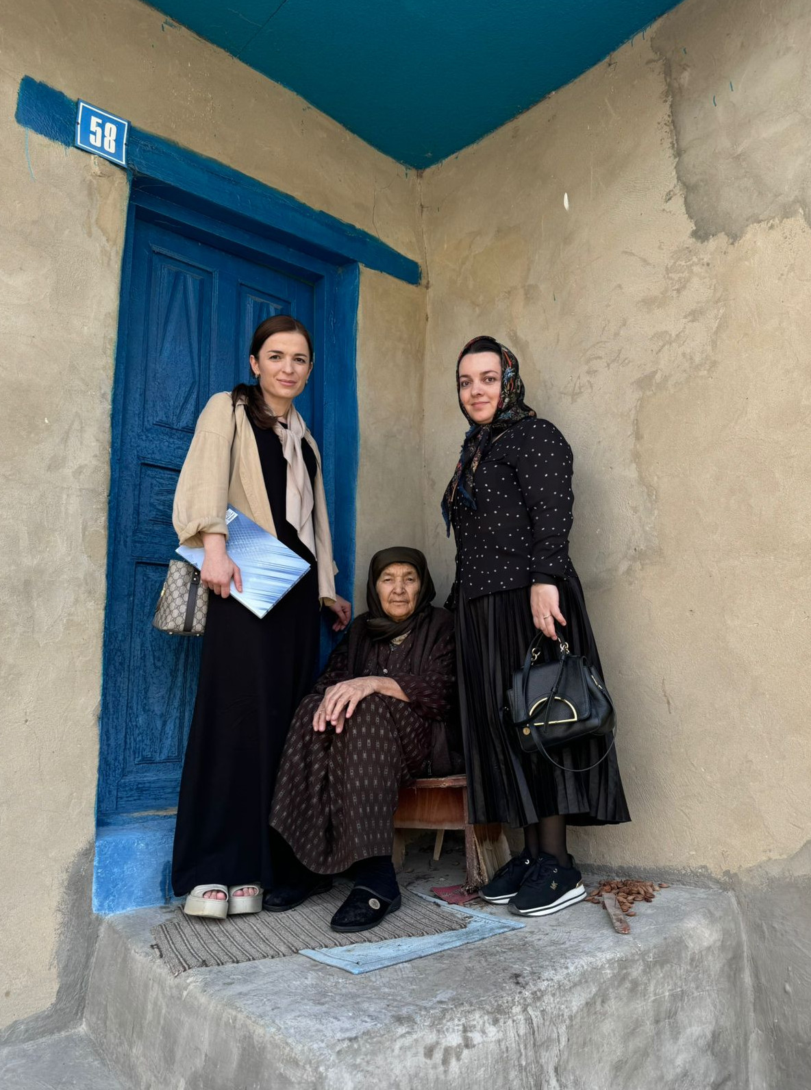 13 сентября 2024 года специалисты по социальной работе ОСО на дому ГБУ РД КЦСОН в МО "Левашинский район " Хапизова А. и Гамидова П. по план графику выездов выехали в село Кутиша.