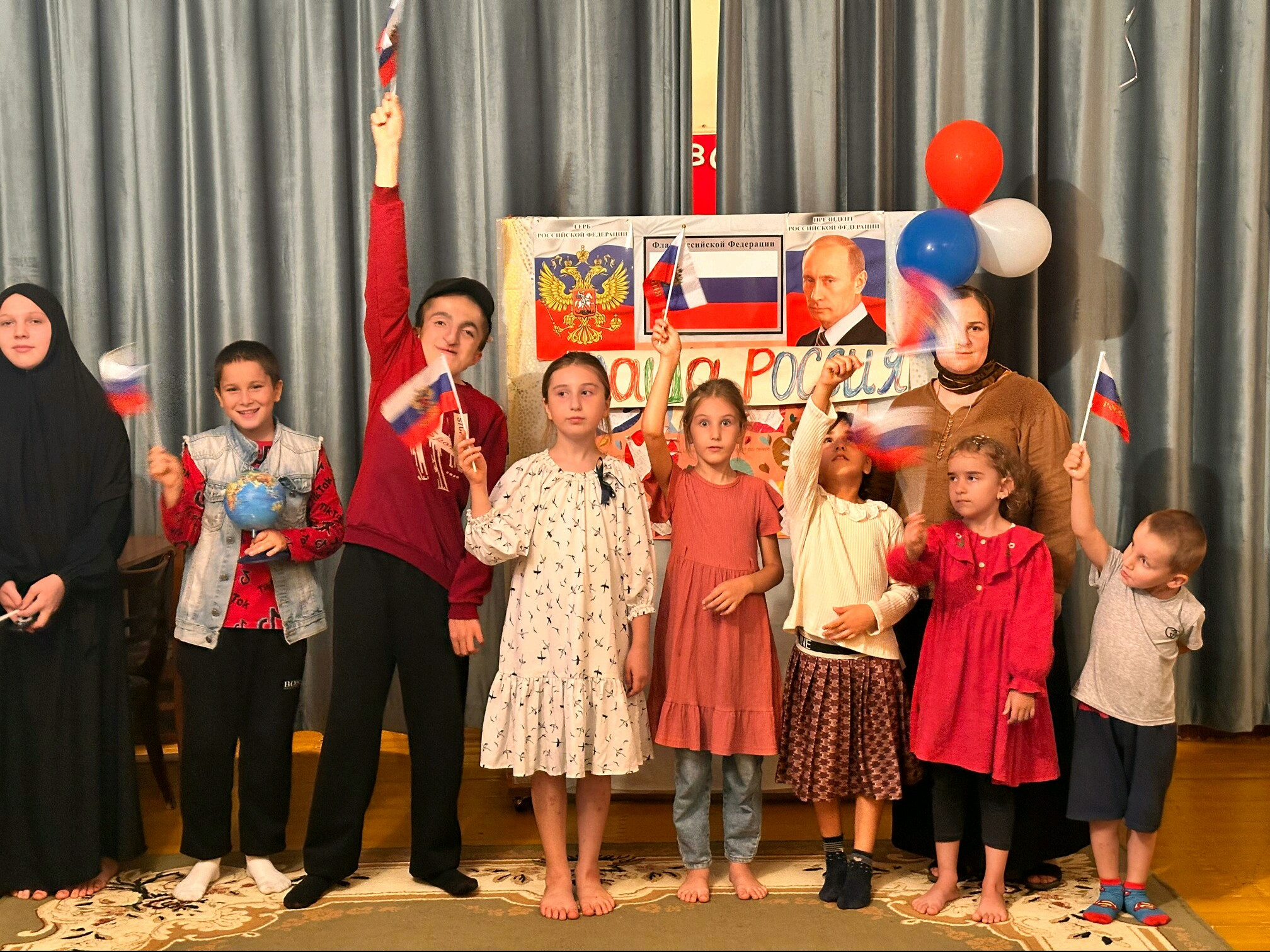 "Наша Родина- Россия" - изучение России через стихи и гимн.