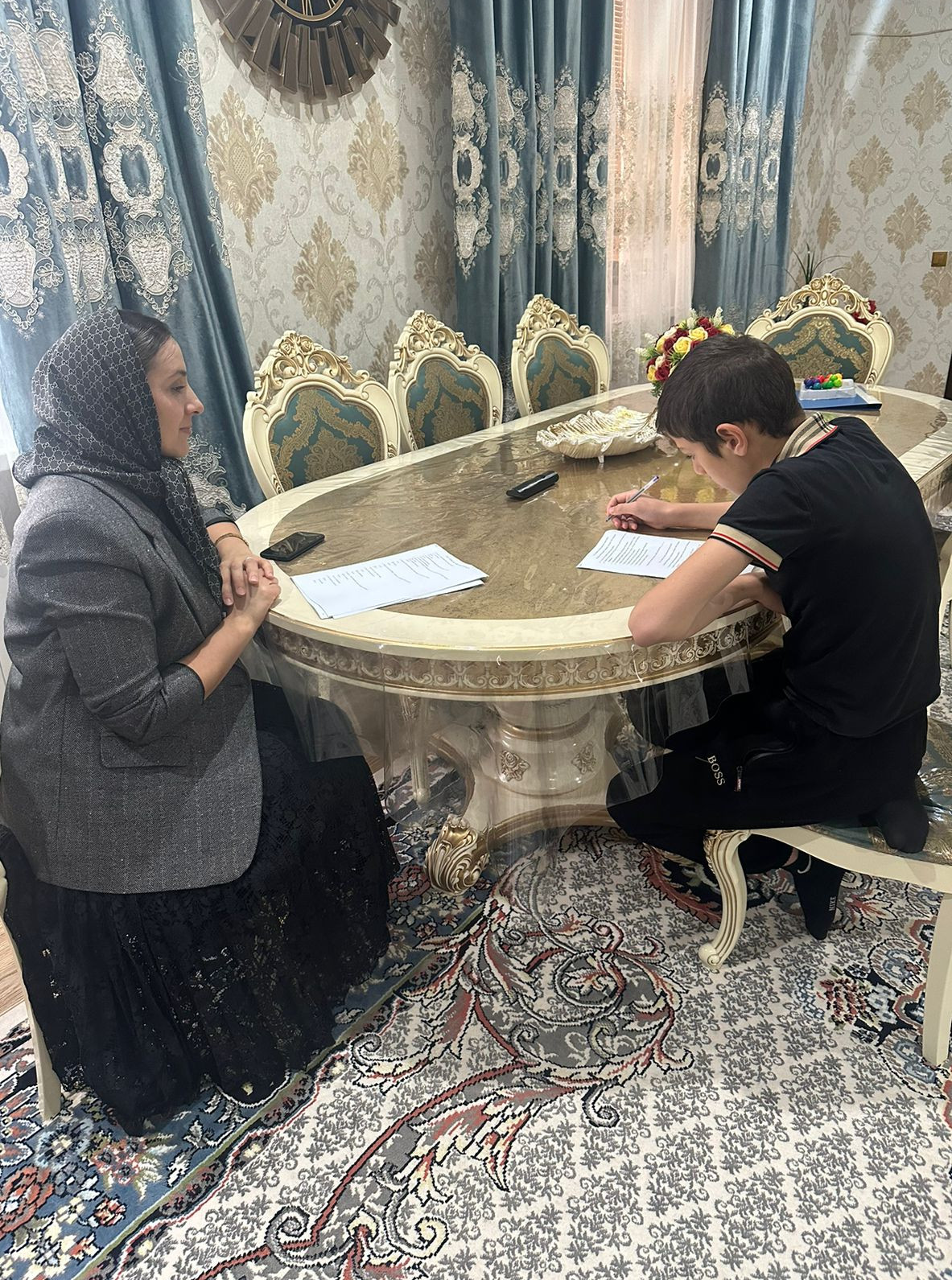 ?Центр Социального обслуживания населения, отделение  на дому детей и семей с детьми,  ?Специалисты  Алишейхова З. Магомедова Р. Каймаразова З. посетили семью участника СВО.