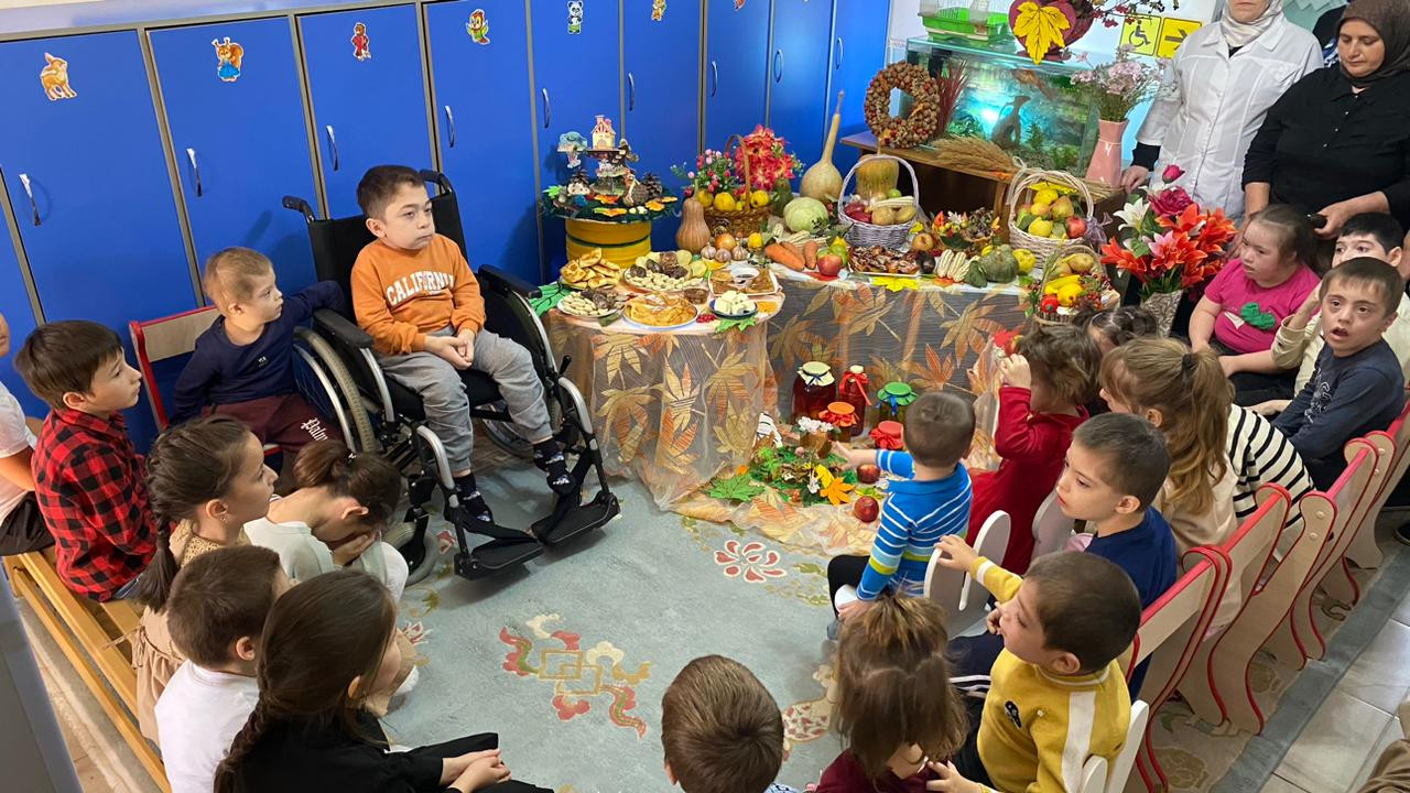 Для детей с ОВЗ провели осенний праздник "Золотая осень"
