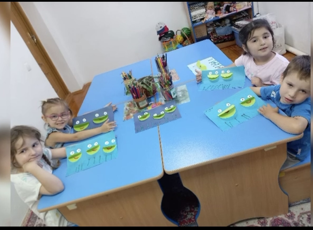 Аппликация "Лягушата"