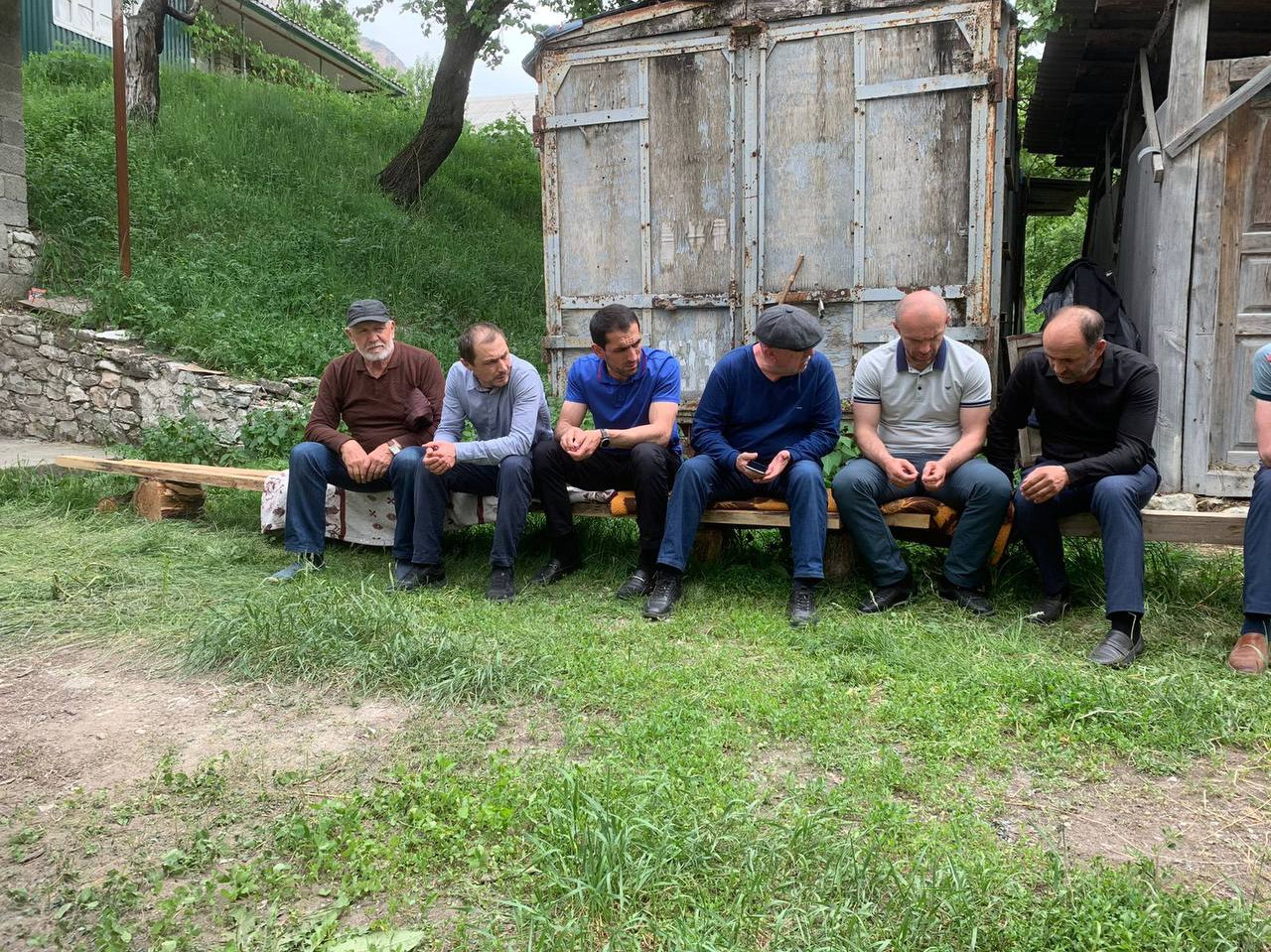 Работники Хунзахского КЦСОН посетили семью погибшего в ходе СВО военнослужащего.