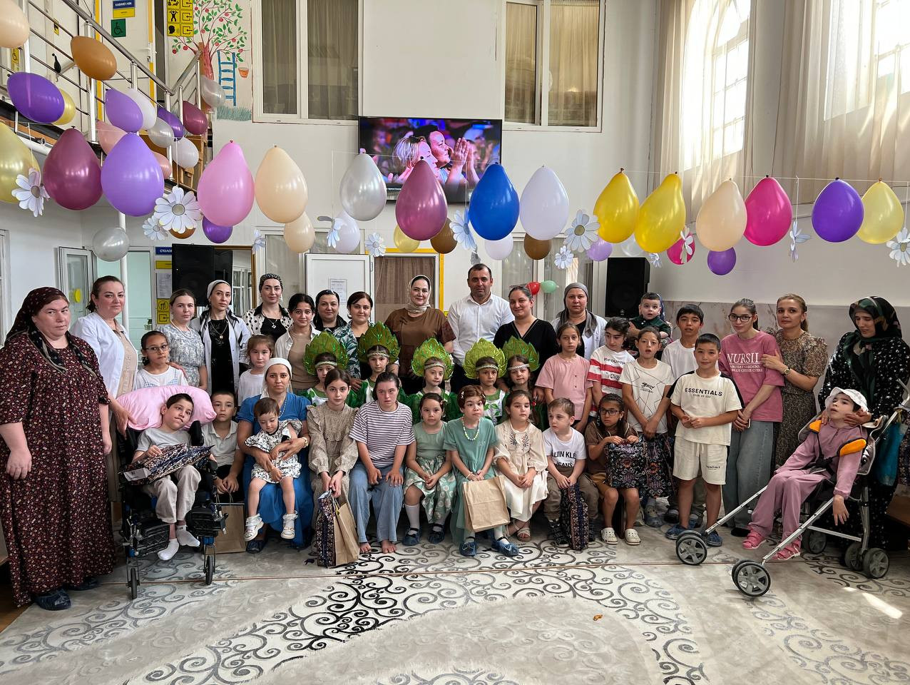 Сегодня в Реабилитационном центре для детей и подростков с ограниченными возможностями в МО « Карабудахкентский район» провели мероприятие посвящённое к Году семьи «День семьи, любви и верности»