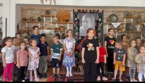 Цвети, мой край, Республика моя!