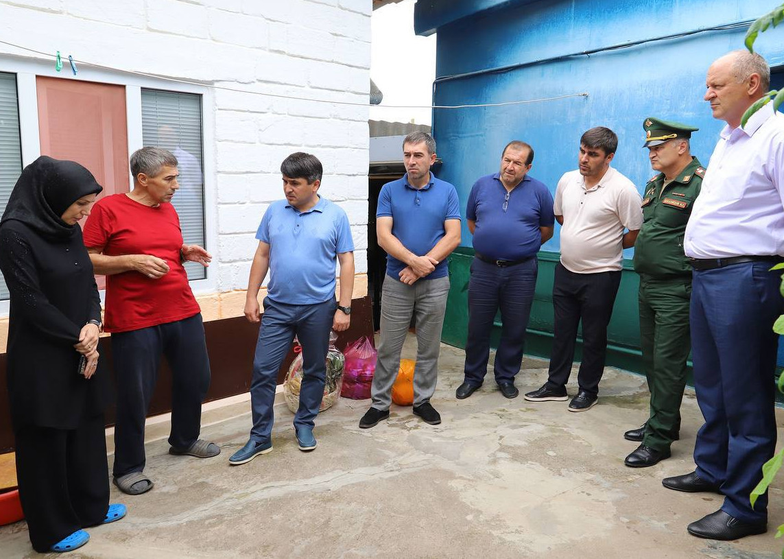 ПОСЕТИЛИ СЕМЬИ ВОЕННОСЛУЖАЩИХ ВОЕННО-МОРСКОГО ФЛОТА