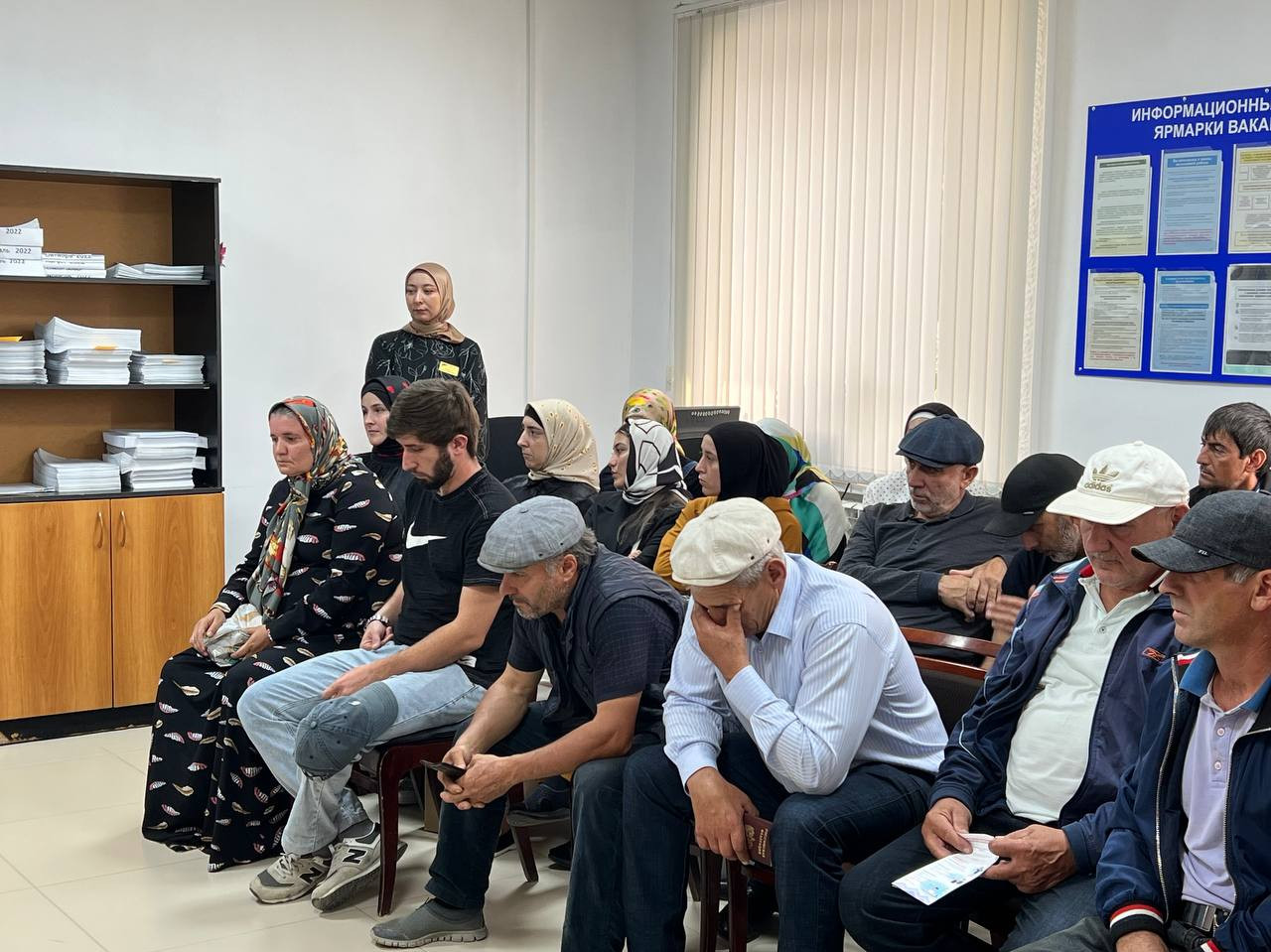 Центр занятости населения Казбековского района с начала октября  трудоустроил более 50 граждан