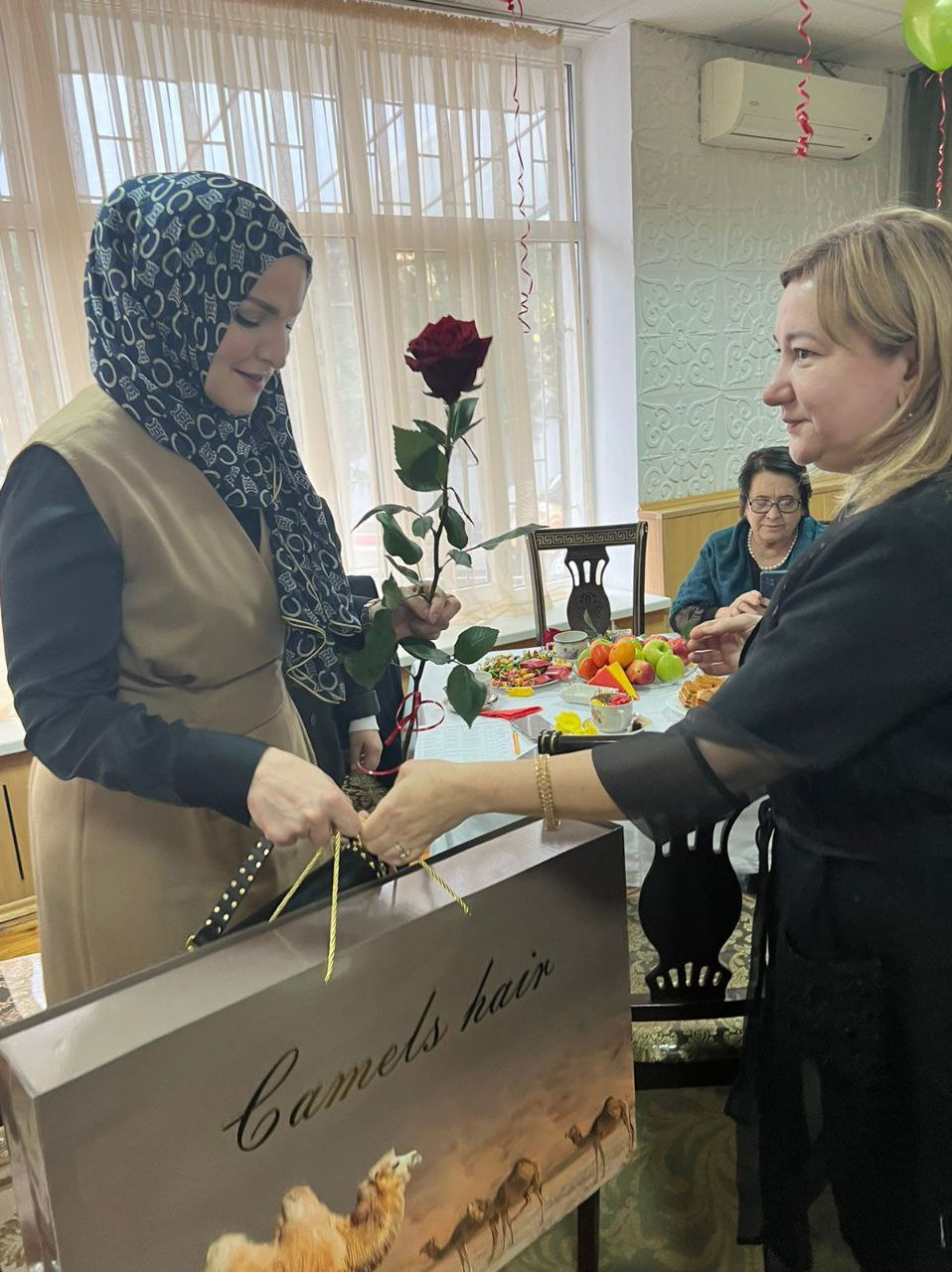 День Матери-самый теплый и сердечный праздник.