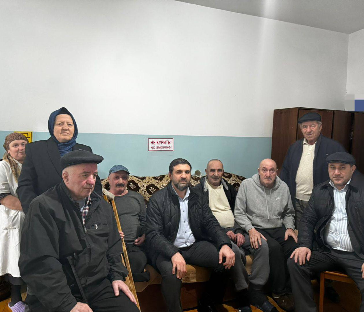 Руководство Комплексного центра социального обслуживания населения поздравило с 23 февраля мужскую половину  отделения временного проживания граждан пожилого возраста и инвалидов