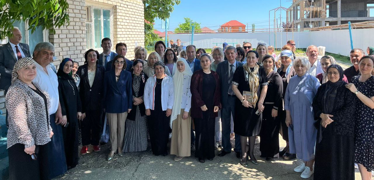 Карабудахкентский Комплексный центр Минтруда РД поделился опытом построения системы социального обслуживания граждан на встрече с 87 уполномоченными по правам человека