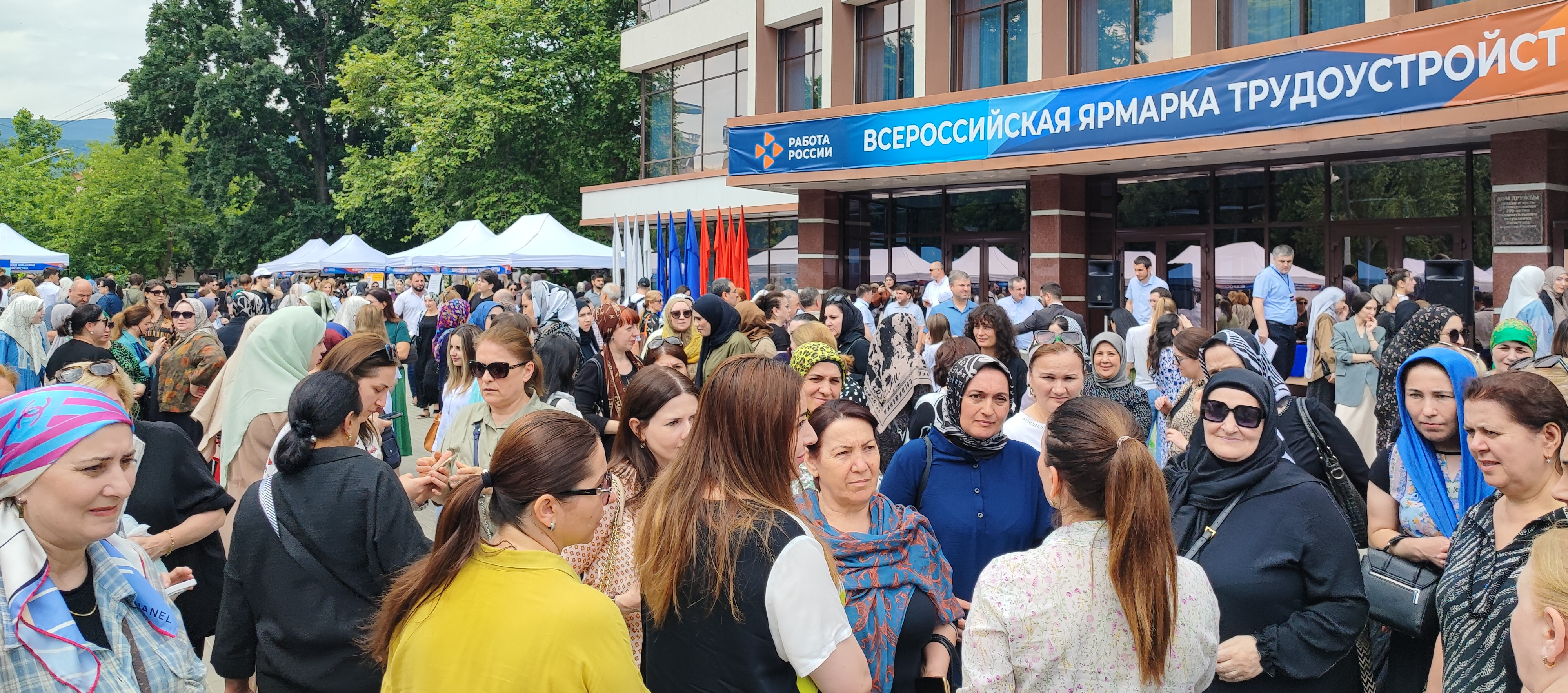 Прошел заключительный этап Всероссийской ярмарки трудоустройства «Работа России. Время возможностей». От работодателей приглашение на работу получили 2270 человек