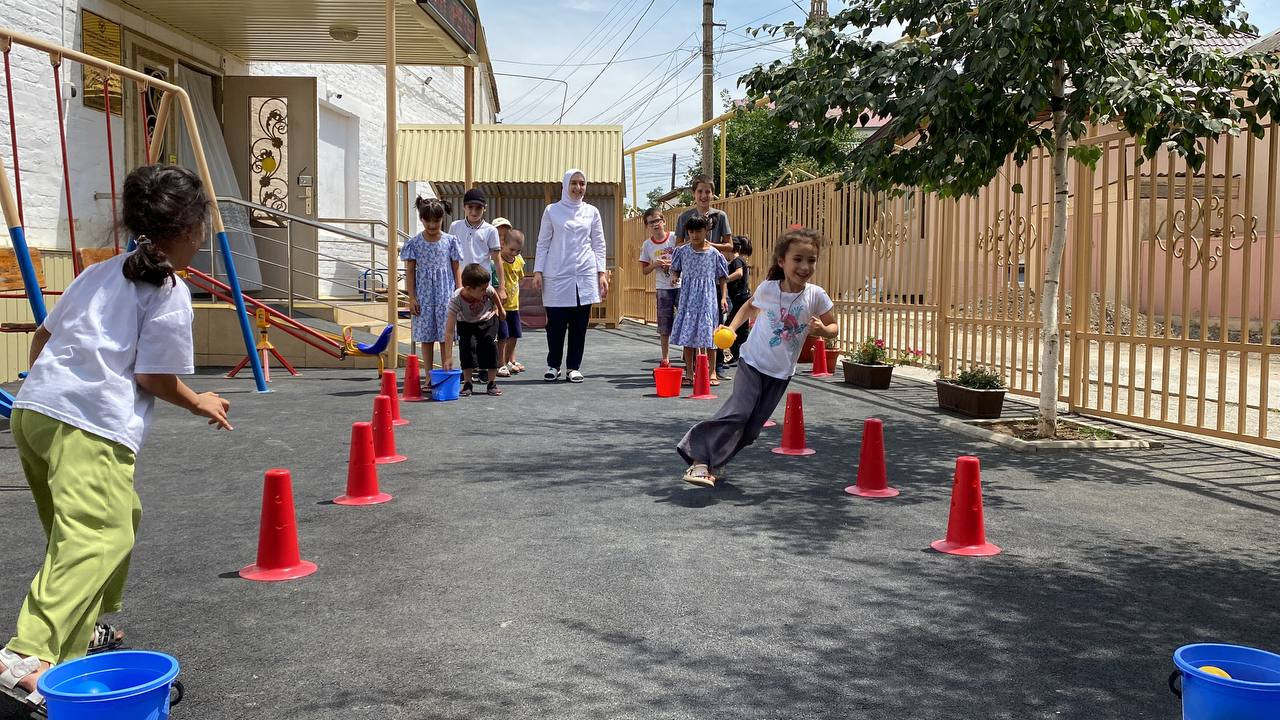 Для детей с ОВЗ провели весёлые старты "Мы самые смелые, ловкие, умелые"