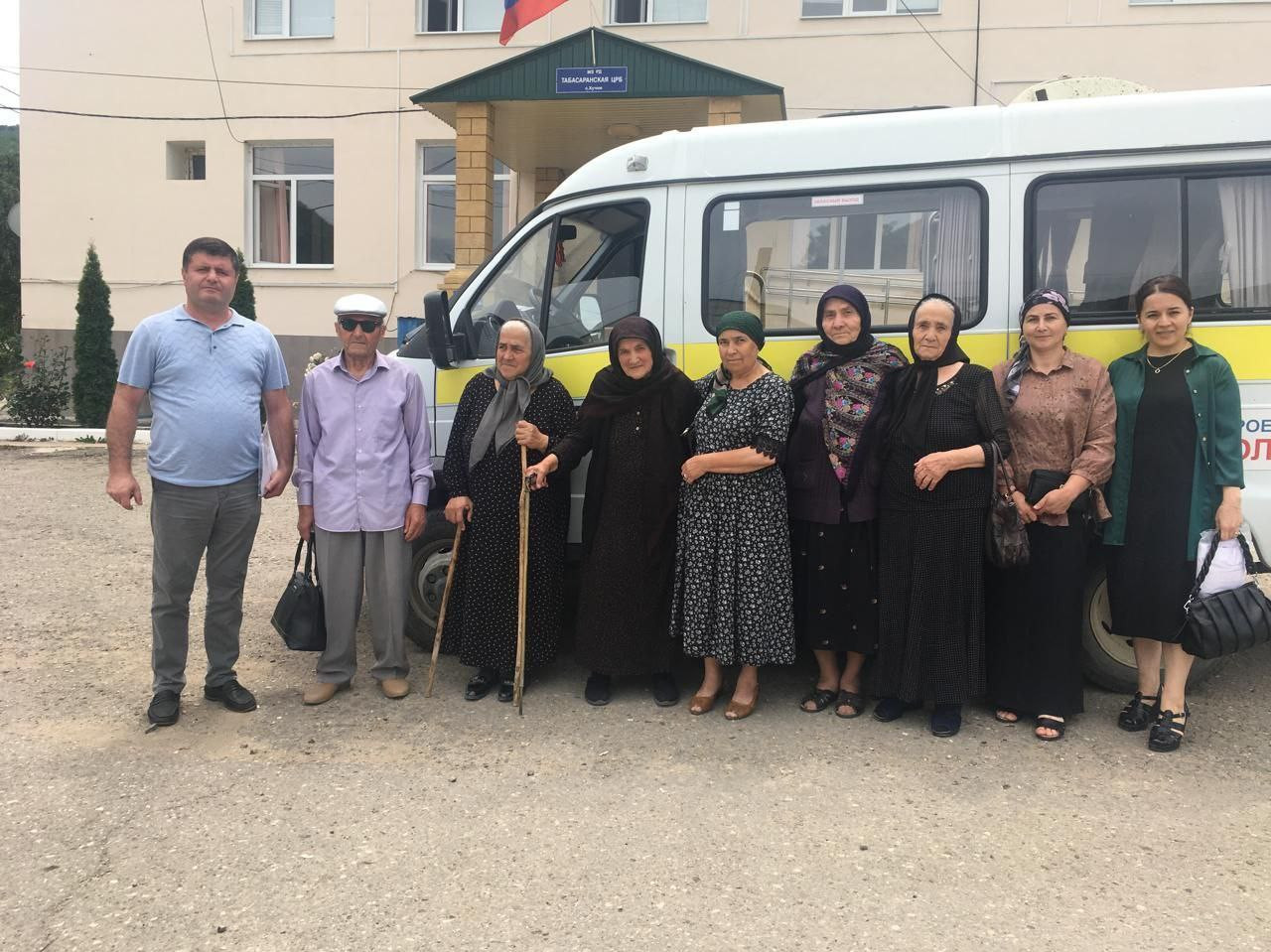 Социальные работники в Табасаранском районе обеспечили медосмотром в июле, более 20 пожилых подопечных