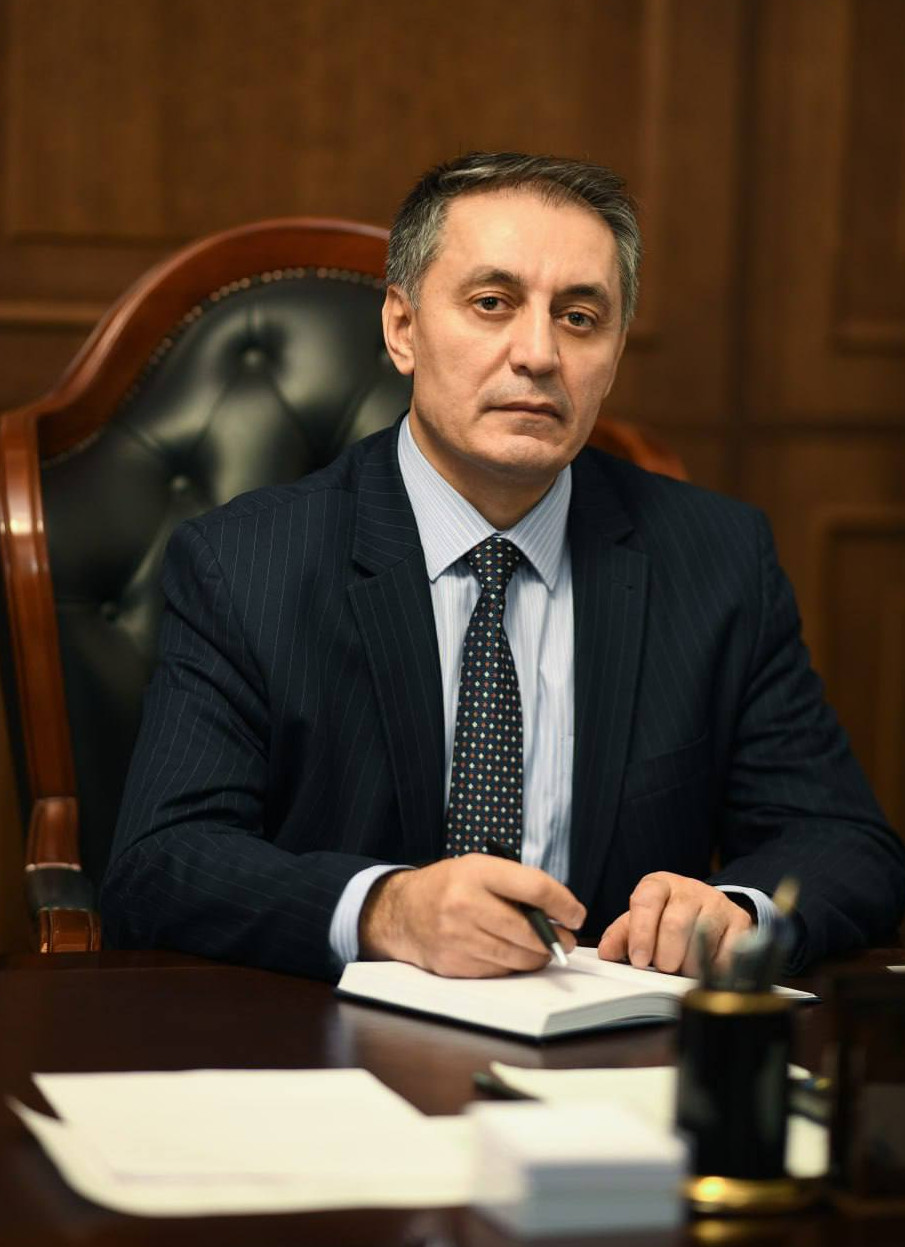 Поздравления с государственным праздником - Днем Конституции Республики Дагестан от  вице-премьера  РД Абдурахмана Махмудова.