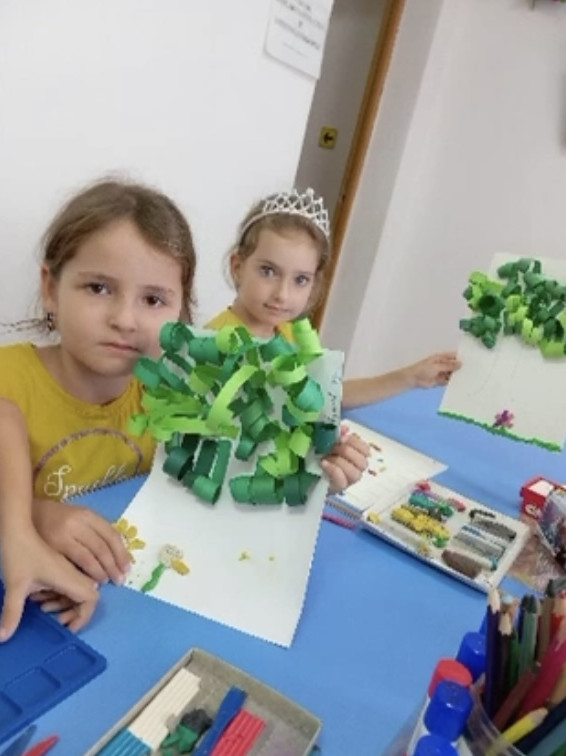 Аппликация "Кудрявая берёза"