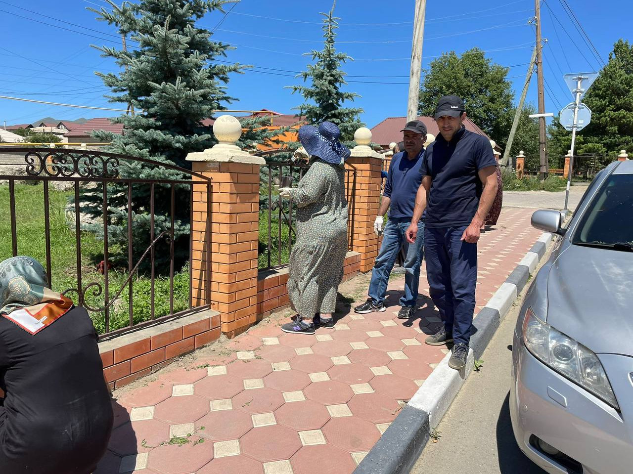 Субботник-добрая традиция села!