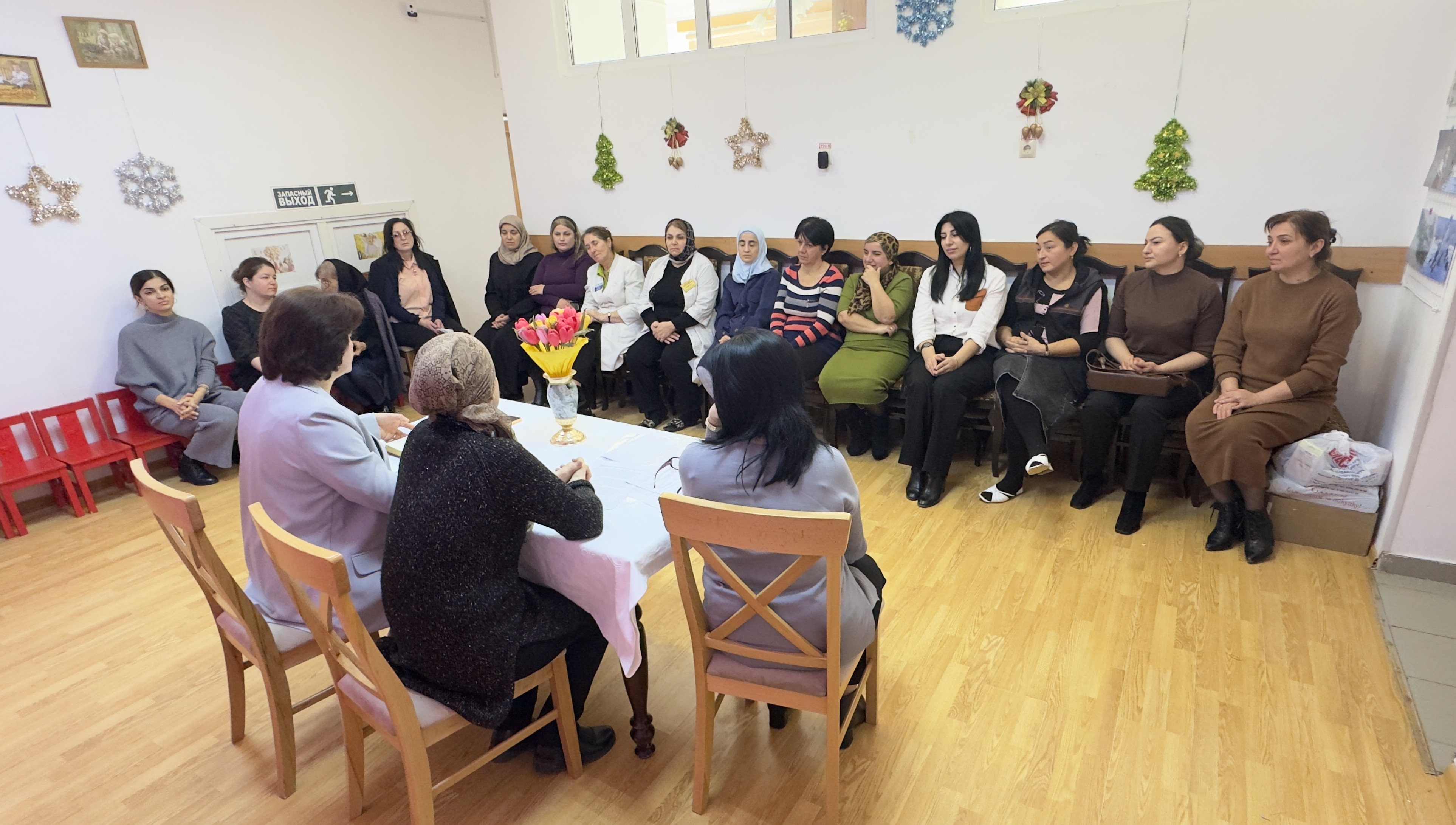 В Социально-реабилитационном центре г.Дербента обсудили тему компьютерной зависимости несовершеннолетних