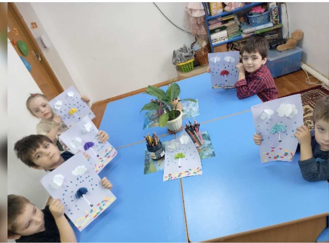 Аппликация на тему: "Дождик".