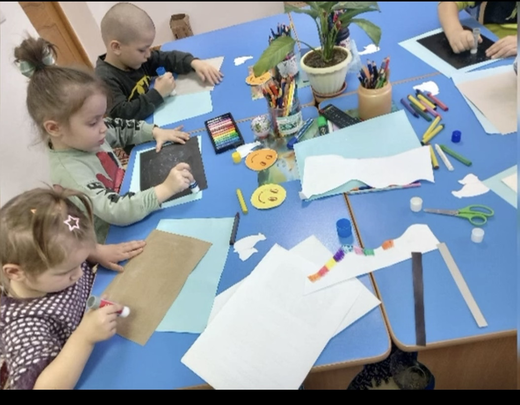 Занятие по изготовлению аппликации "Полярное Северное сияние".