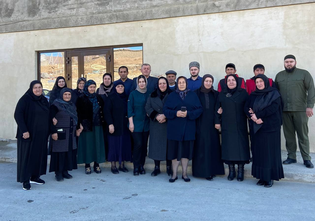 В Хунзахском районе состоялся трогательный праздник, посвящённый Дню матери.