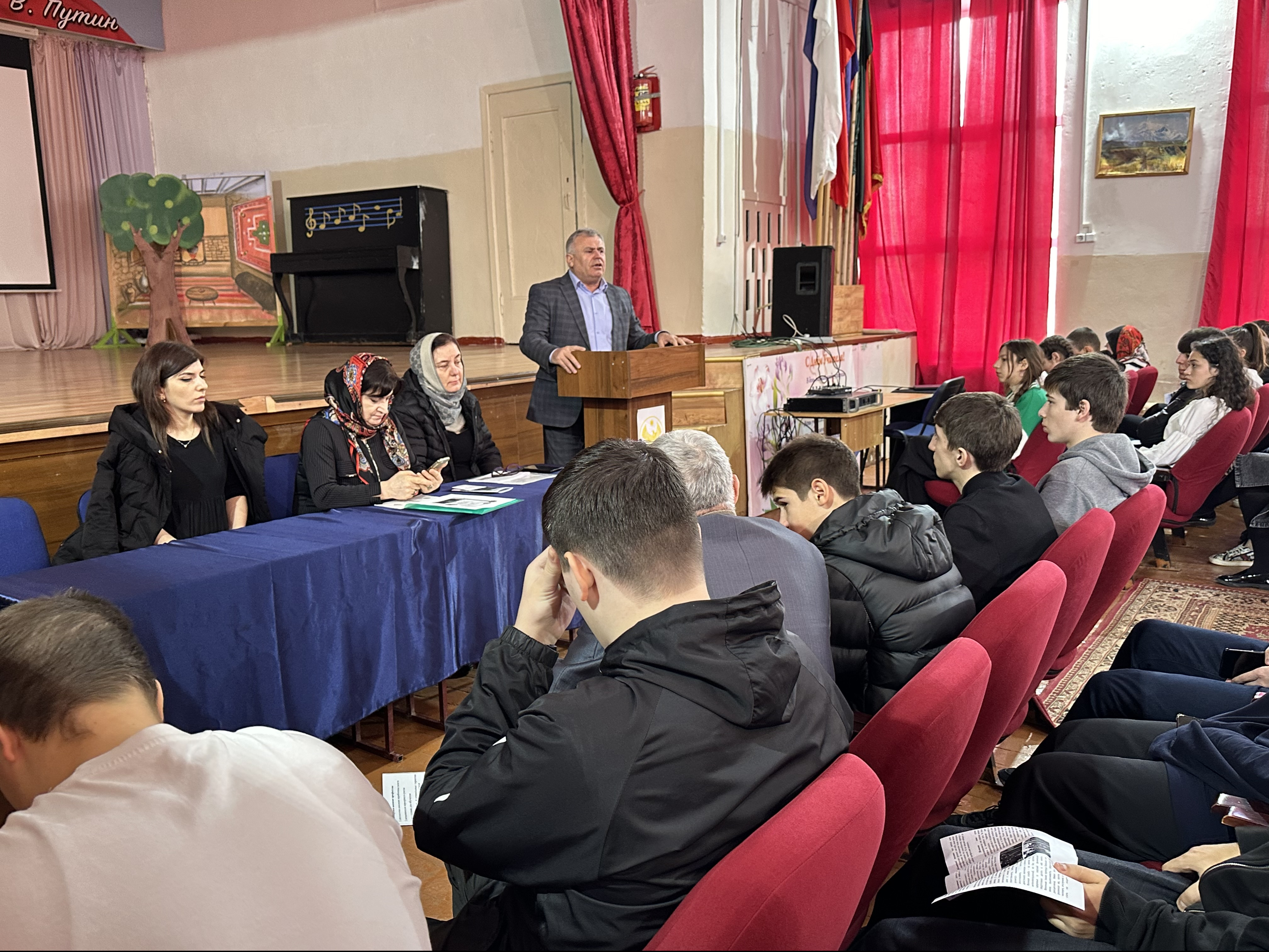 Центр занятости населения города Избербаш провел военно - профориентационные мероприятия «Военная профессия - достойный выбор!»