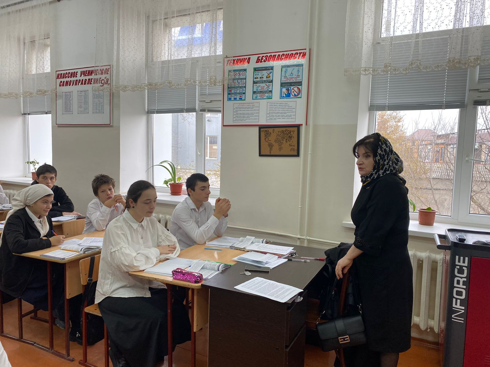 Профориентационный классный час в школе на тему "Выбор профессии"