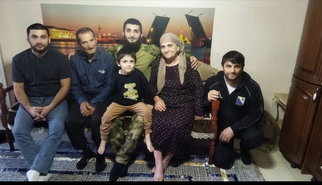 В рамках проведения "Года семьи" хотим познакомить вас с многодетной семьей Манаповых из села Темираул Хасавюртовского района