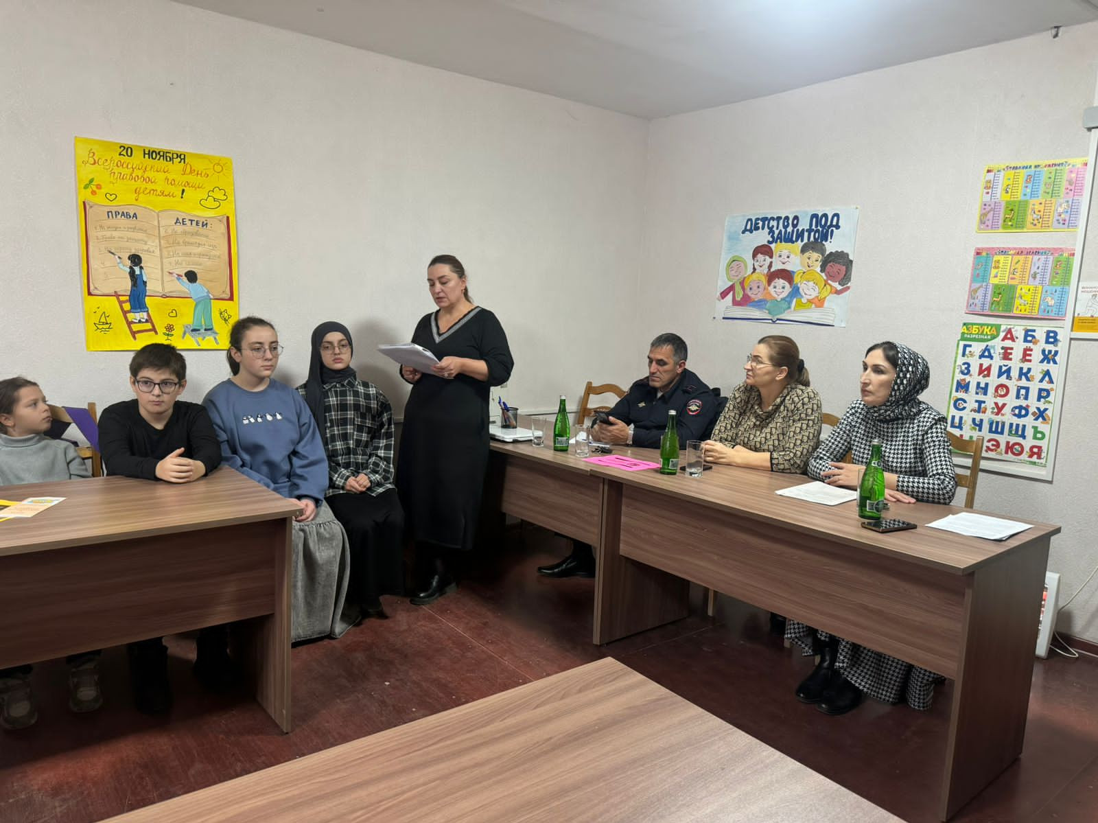 В рамках Дня правовой помощи  г. Южно-Сухокумск совместно с ОМВД России по городу Южно-Сухокумск проведен круглый стол «День правовой помощи» для подростков из остронуждающихся семей и семей участников СВО.