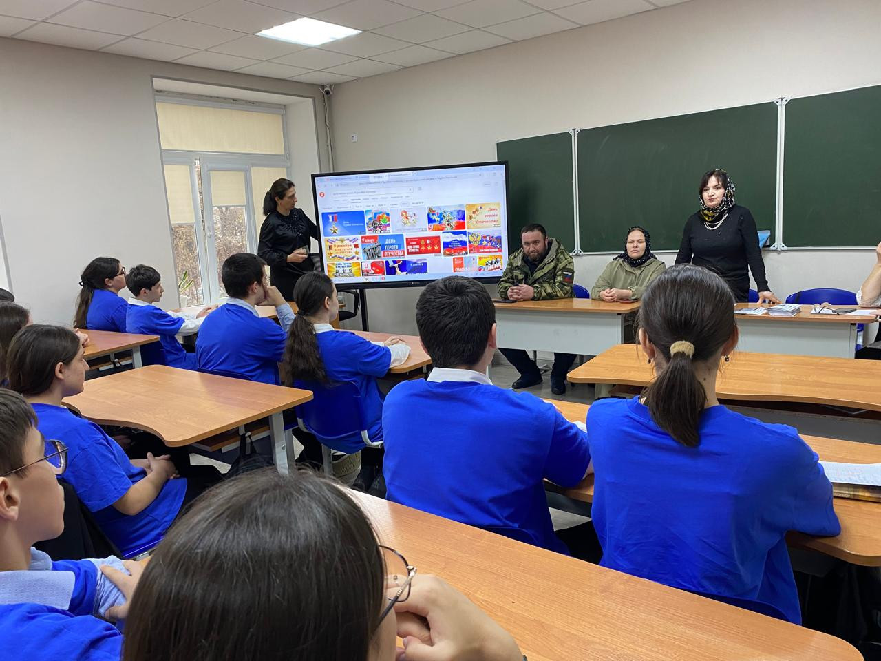 Профориентационное мероприятие среди молодежи «Выпускник -2025», приуроченное к Дню Героев Отечества России