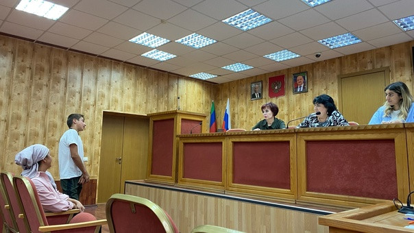 Заседание комиссии по делам несовершеннолетних и защите их прав.