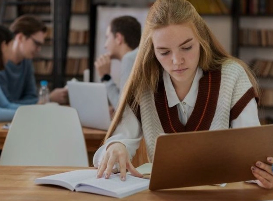 Компенсация части оплаты за учебу студентам колледжей.