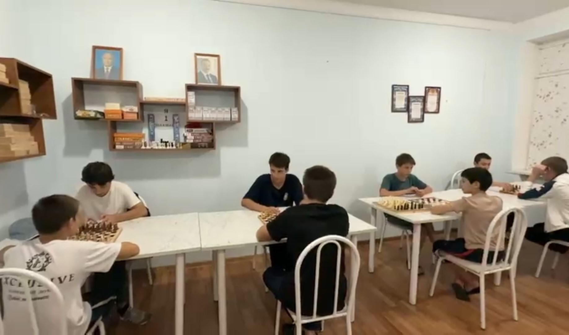 В Избербашском Детском доме №7 с участием 12 воспитанников провели шахматный турнир, посвященный 75-летию города