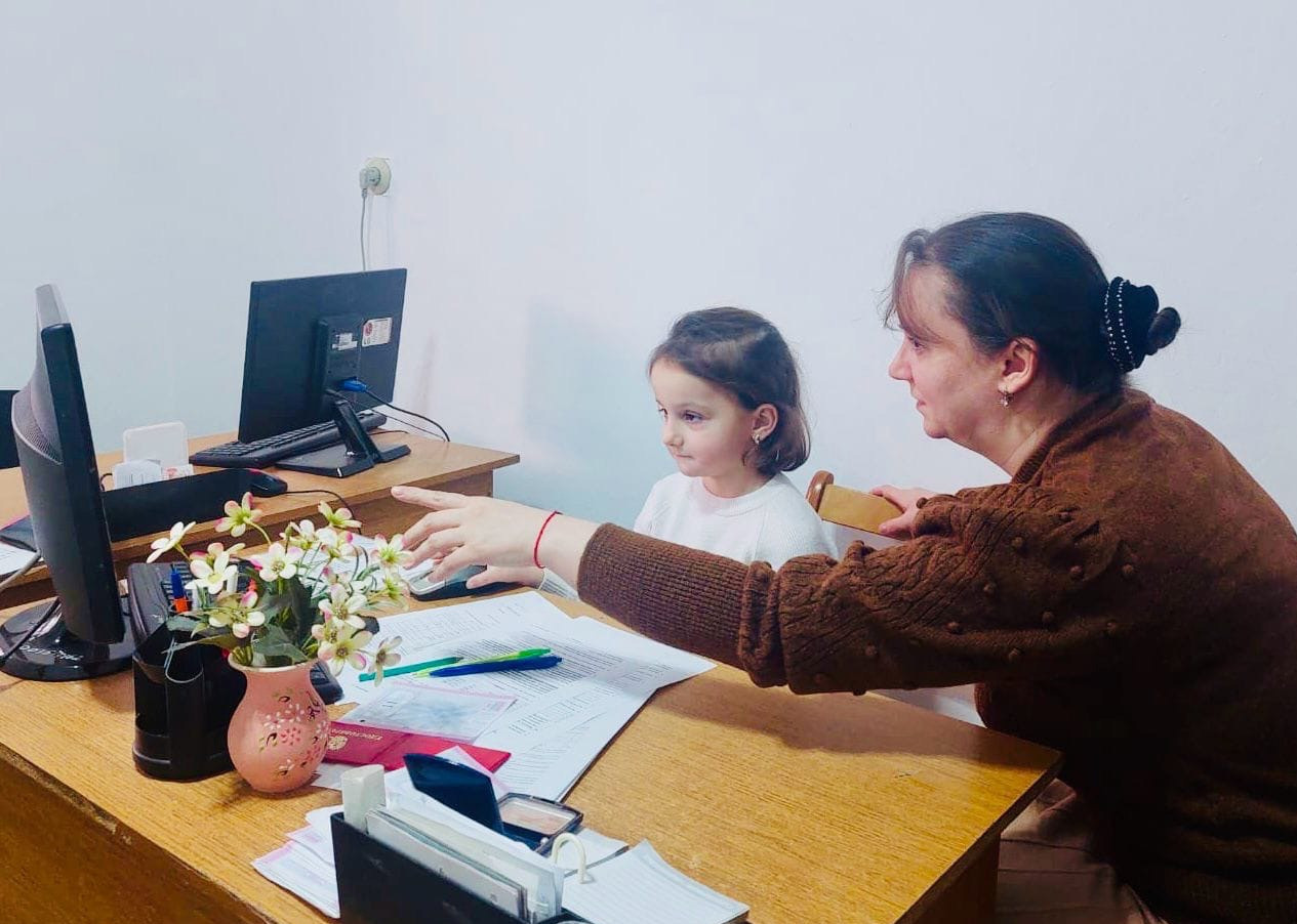 Занятия по компьютерной грамотности для подопечных детей